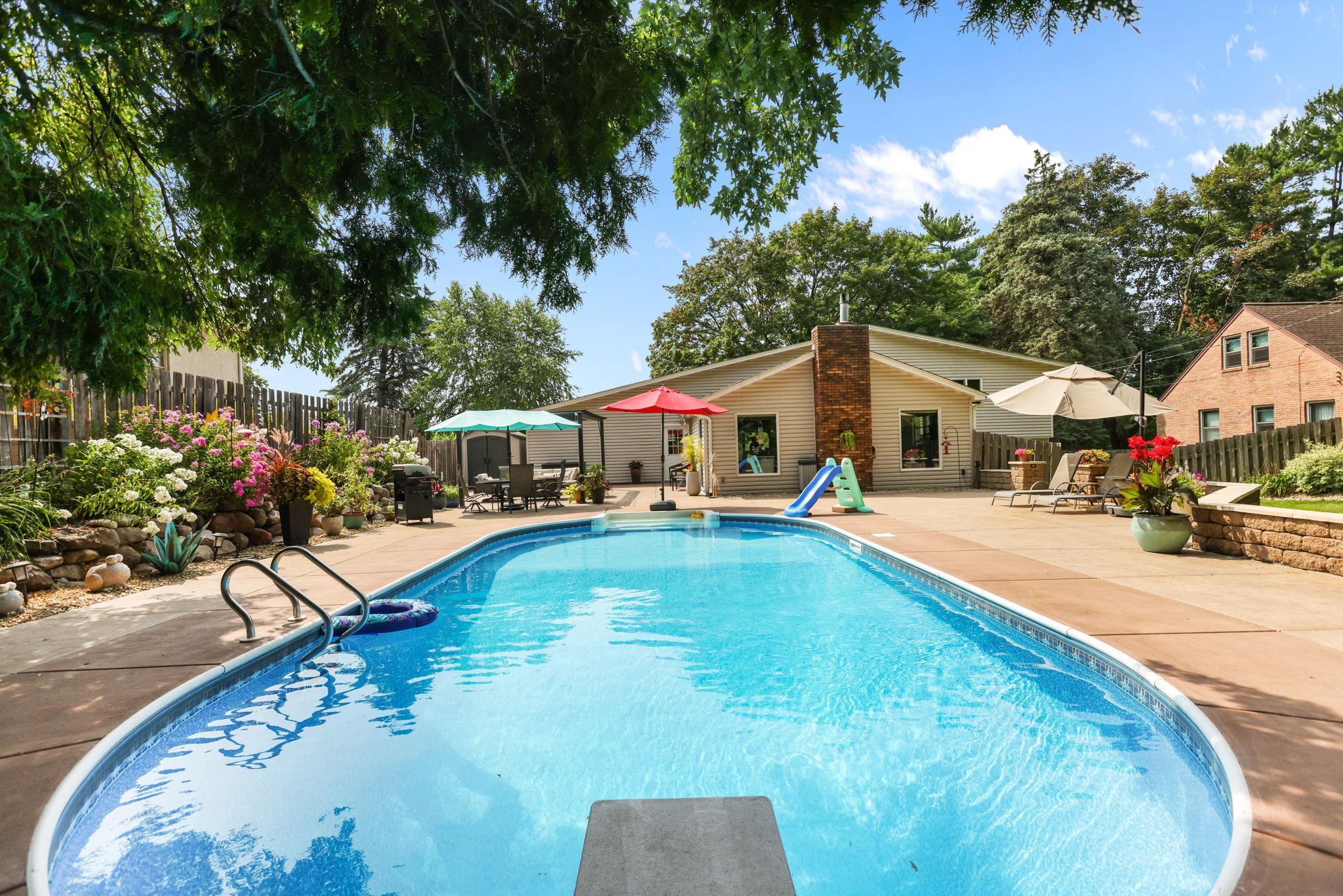1st image of 283 Capitol View Ave, Saint Paul, MN 55113 | MLS# 7124392