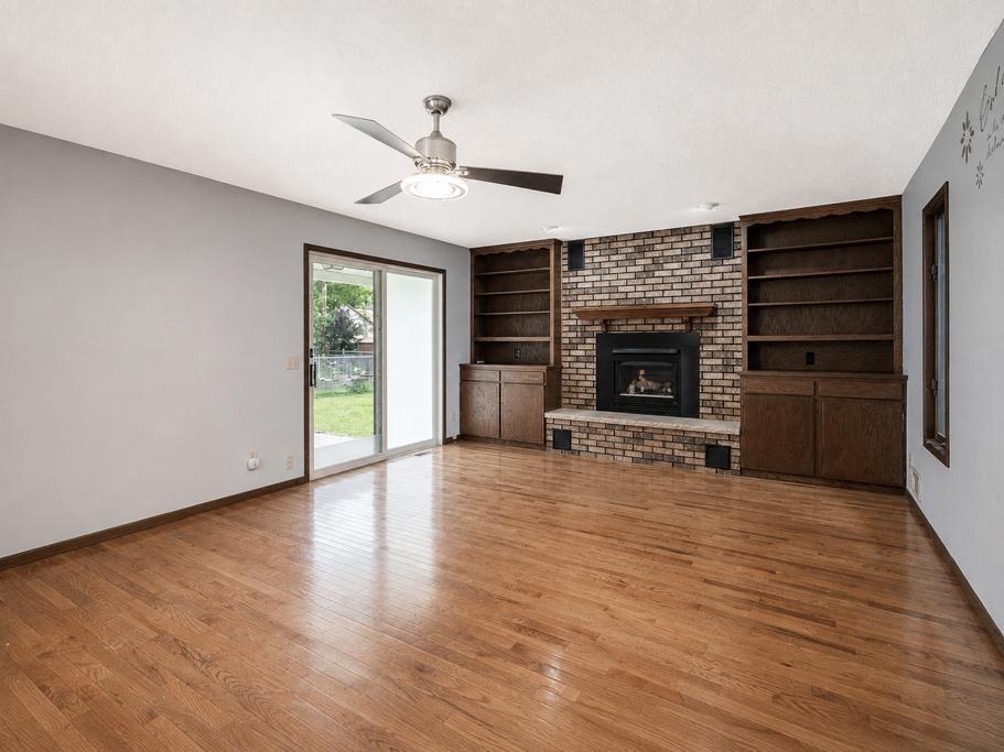 5th image of 127 Higbie Ave E, Minnesota Lake, MN 56068 | MLS# 7124492