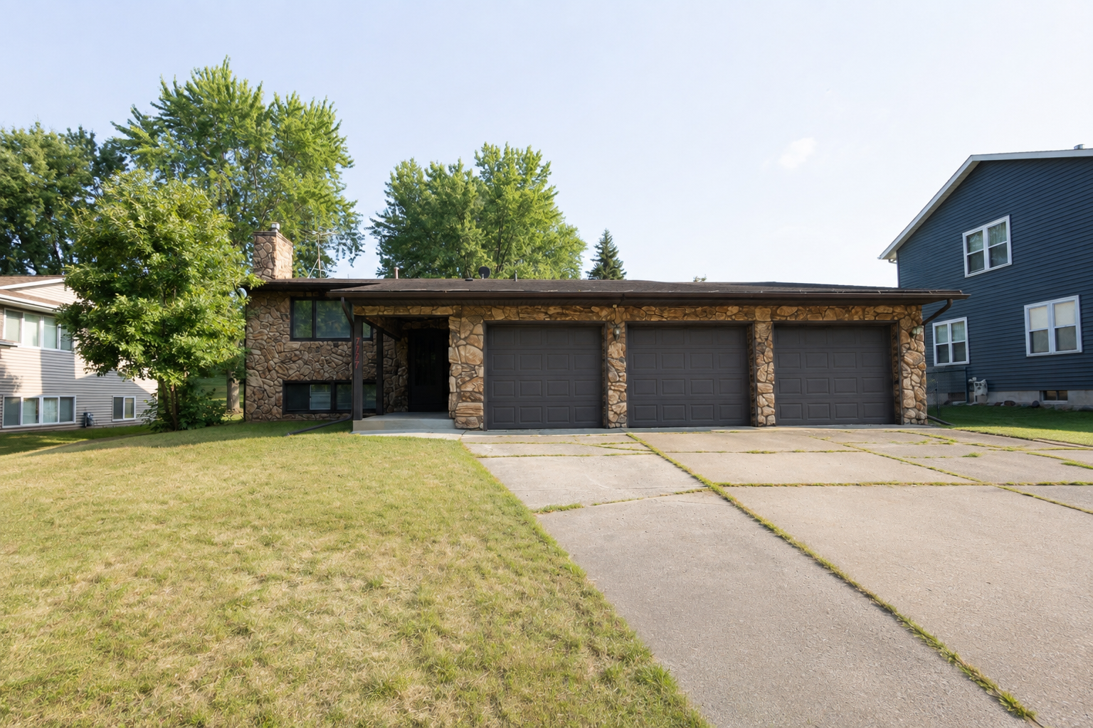 1st image of 7797 Woodpark Blvd, Saint Paul, MN 55125 | MLS# 7124500