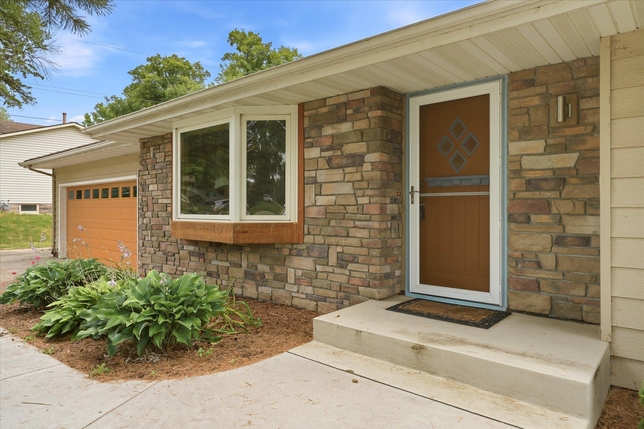 2nd image of 112 Willow Dr Sw, Saint Michael, MN 55376 | MLS# 7124530