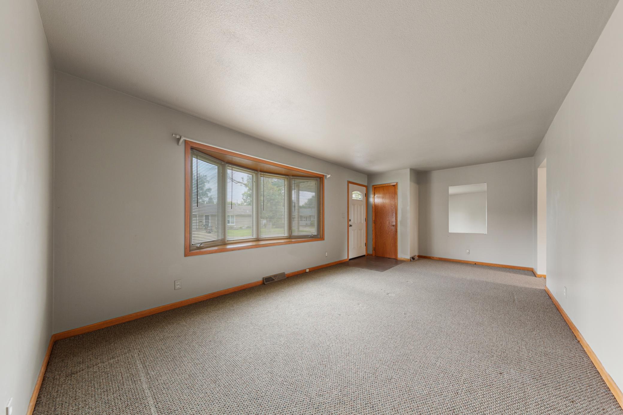 2nd image of 120 N Manitou Dr, Mankato, MN 56001 | MLS# 7124551