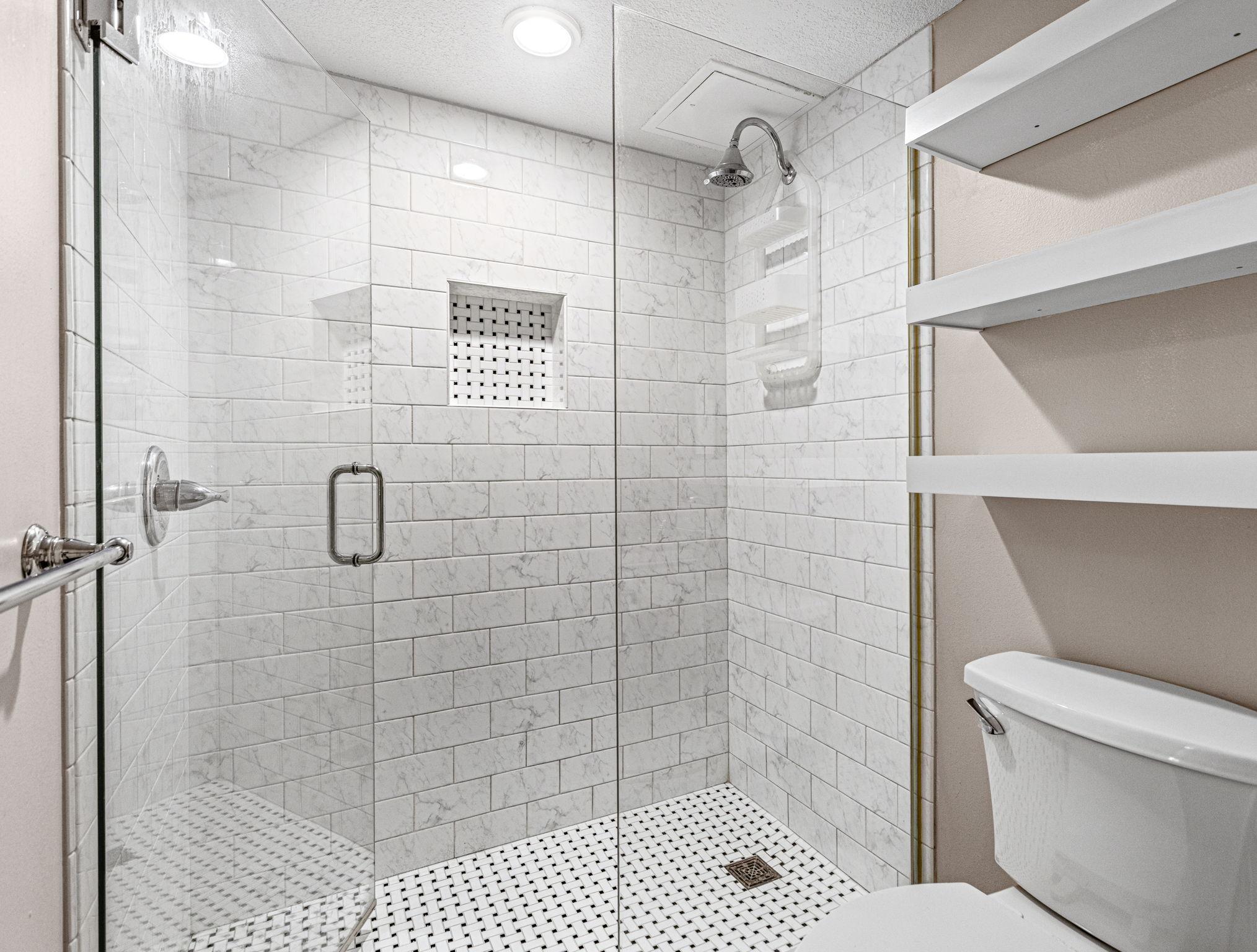 2nd image of 78 10th St E, Saint Paul, MN 55101