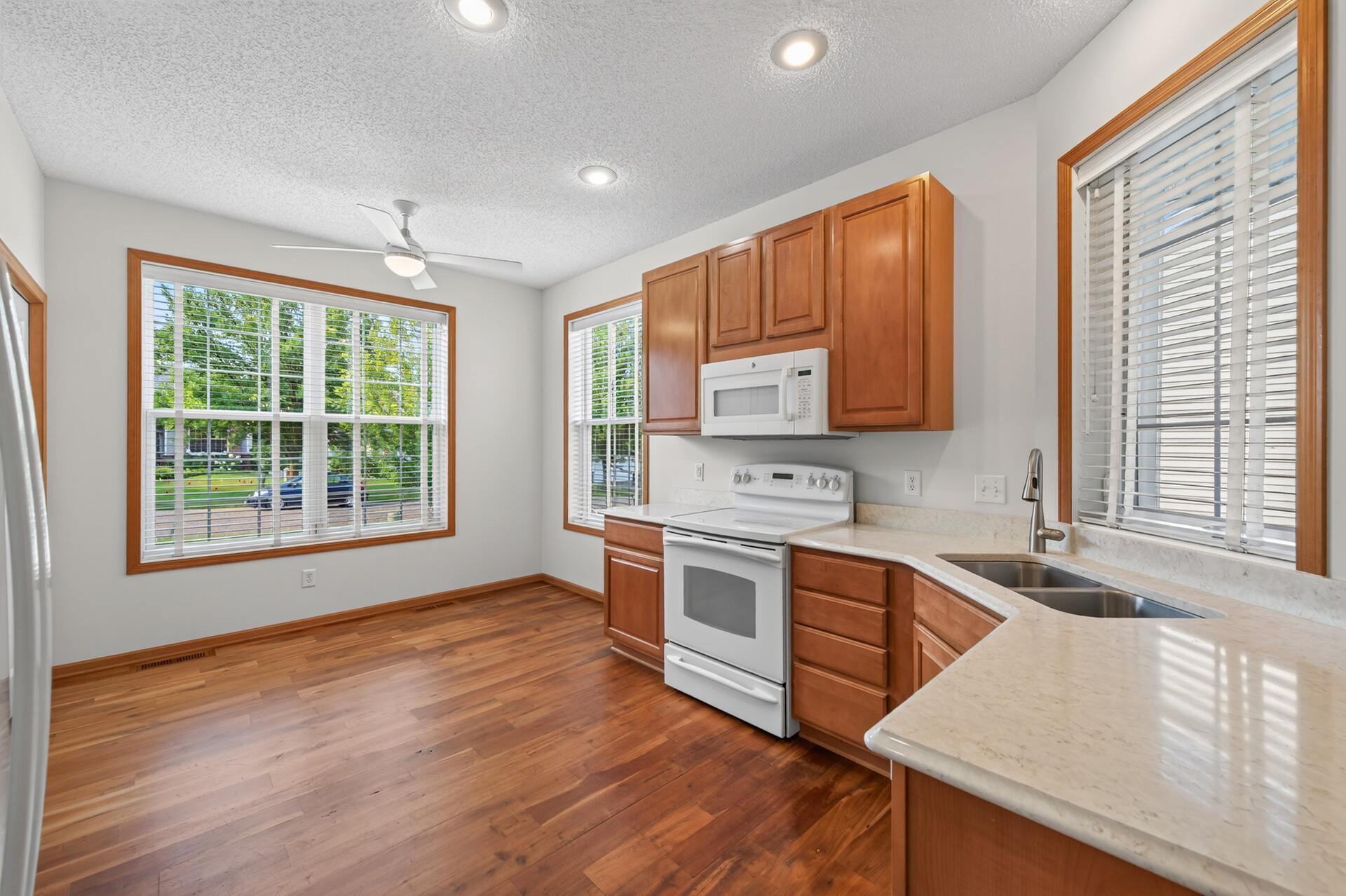 3rd image of 10986 Thone Rd, Saint Paul, MN 55129 | MLS# 7124783