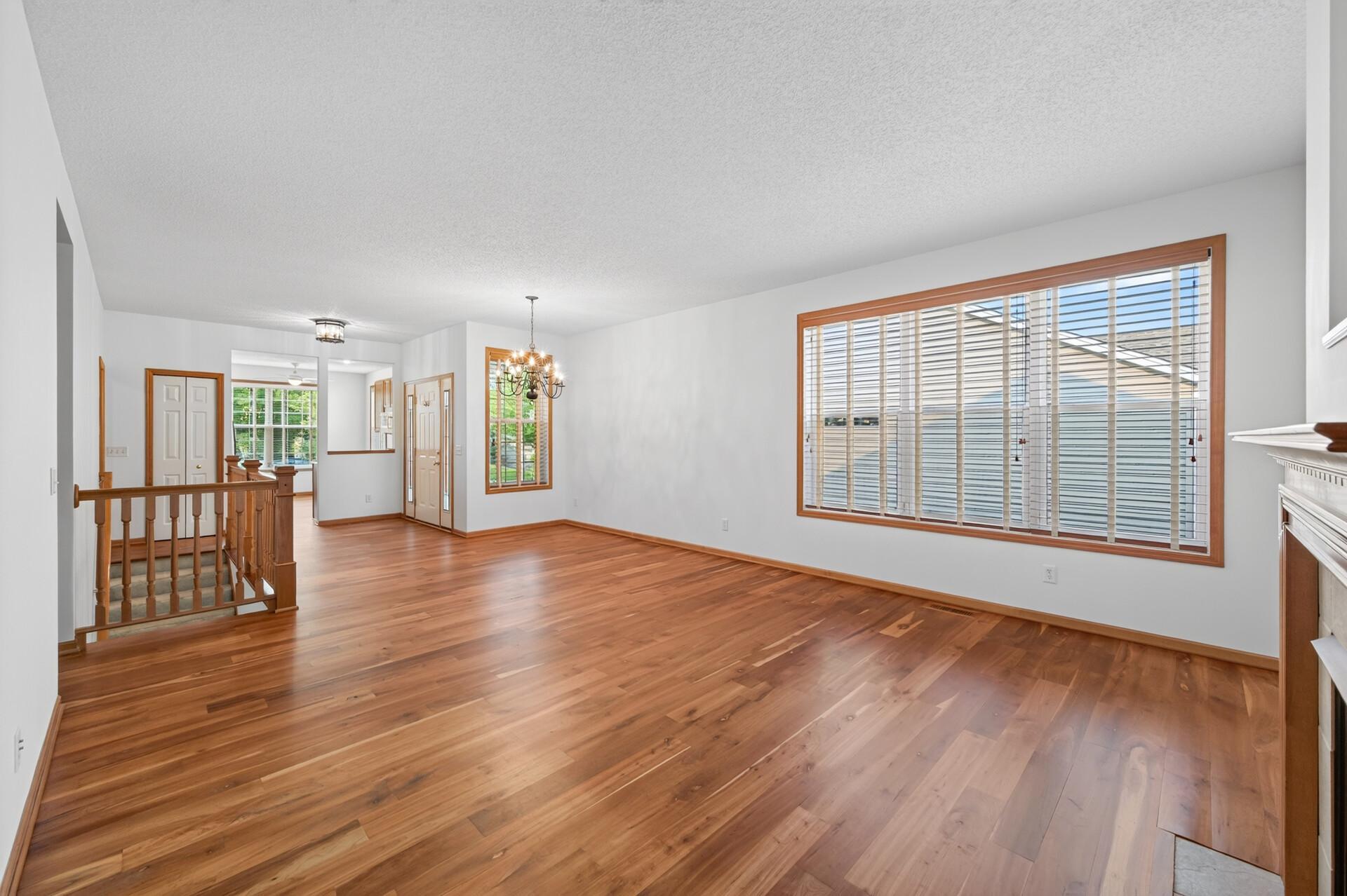 2nd image of 10986 Thone Rd, Saint Paul, MN 55129 | MLS# 7124783