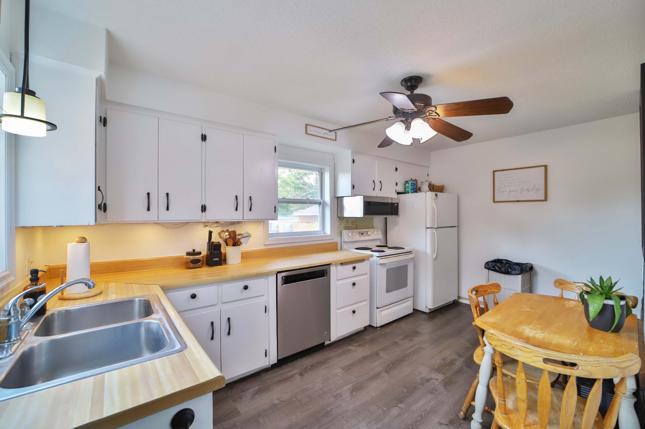2nd image of 1015 13th Ave Ne, Brainerd, MN 56401 | MLS# 7124859