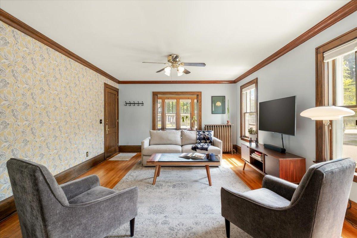2nd image of 3654 Lyndale Ave S #1, Minneapolis, MN 55409 | MLS# 7124964