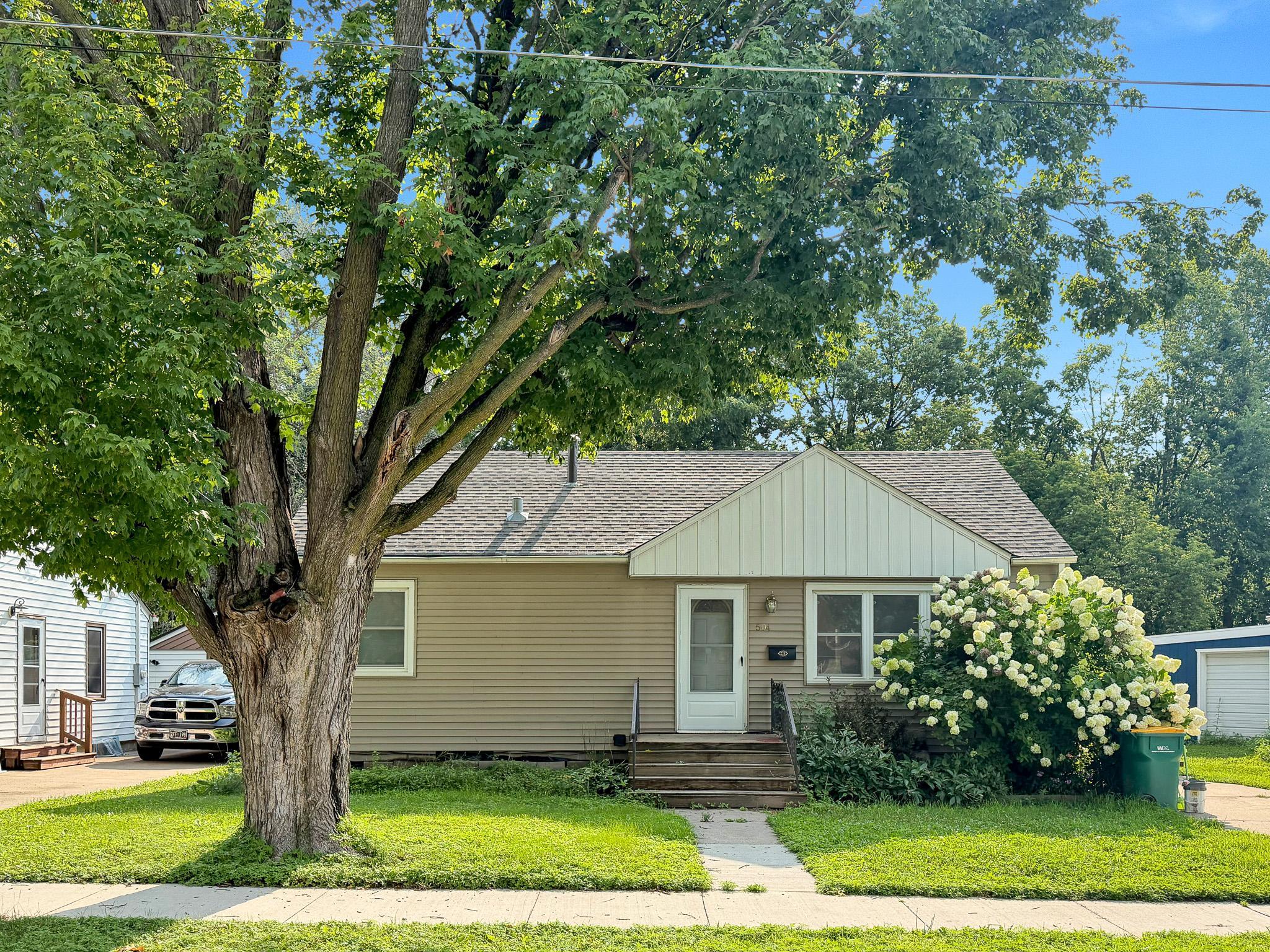 1st image of 504 Edgewood Ave, Albert Lea, MN 56007 | MLS# 7125046