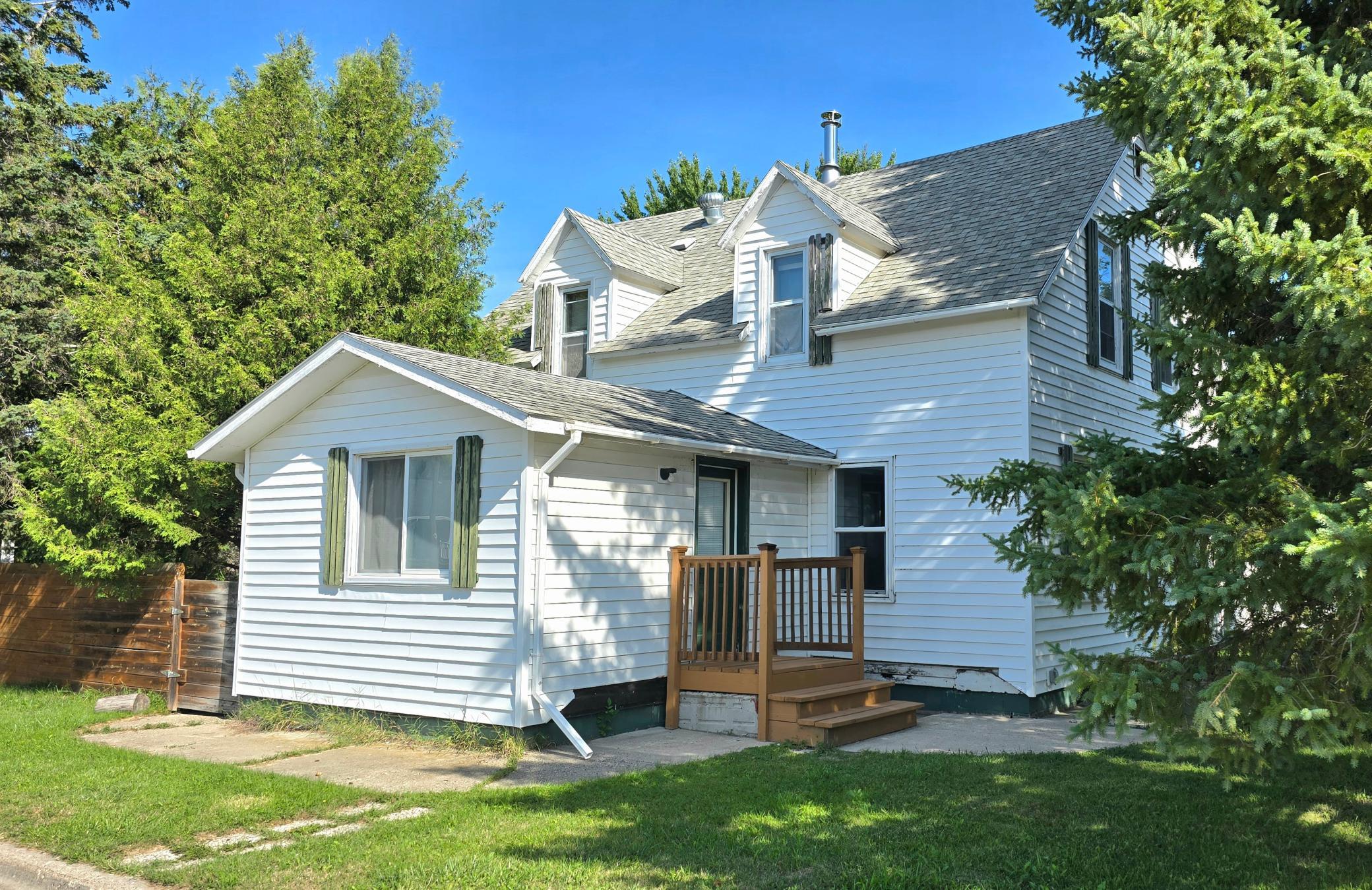 2nd image of 125 4th Ave Se, Clearbrook, MN 56634 | MLS# 7125197