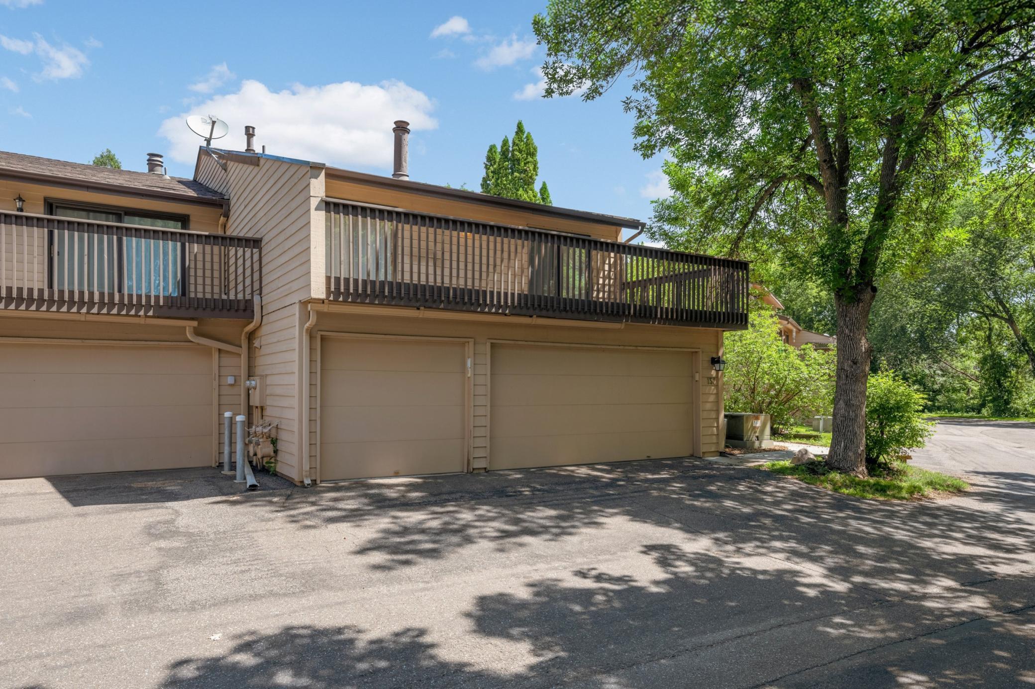 2nd image of 132 W Eagle Lake Dr, Maple Grove, MN 55369 | MLS# 7125222