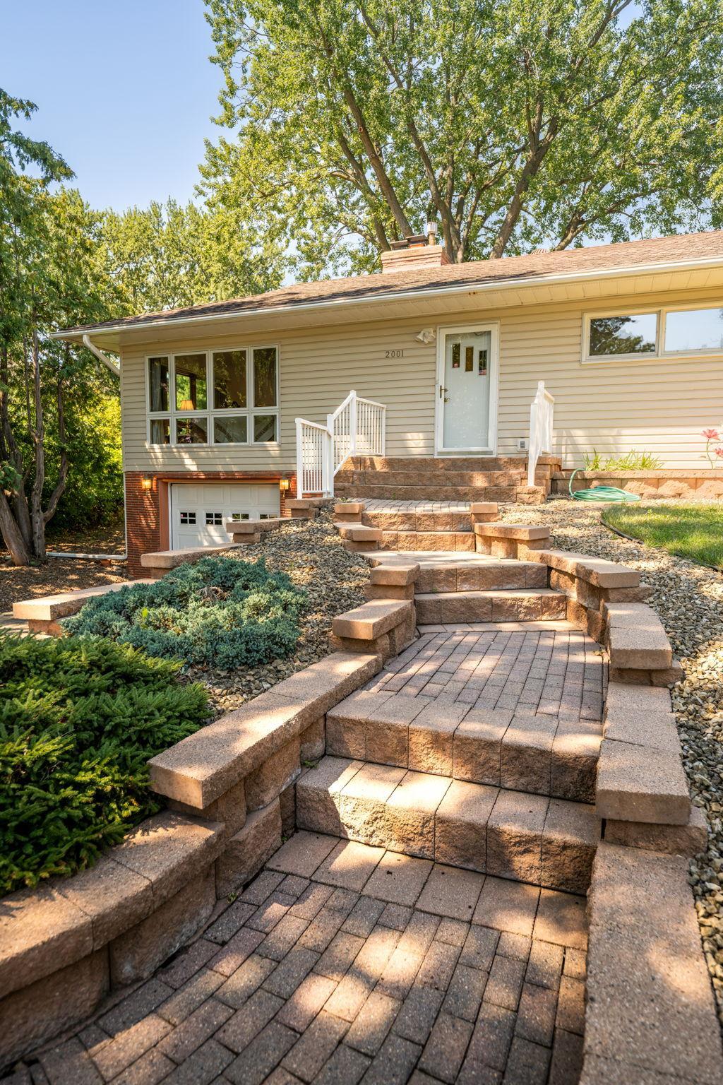 5th image of 2001 Herschel St, Saint Paul, MN 55113 | MLS# 7125224