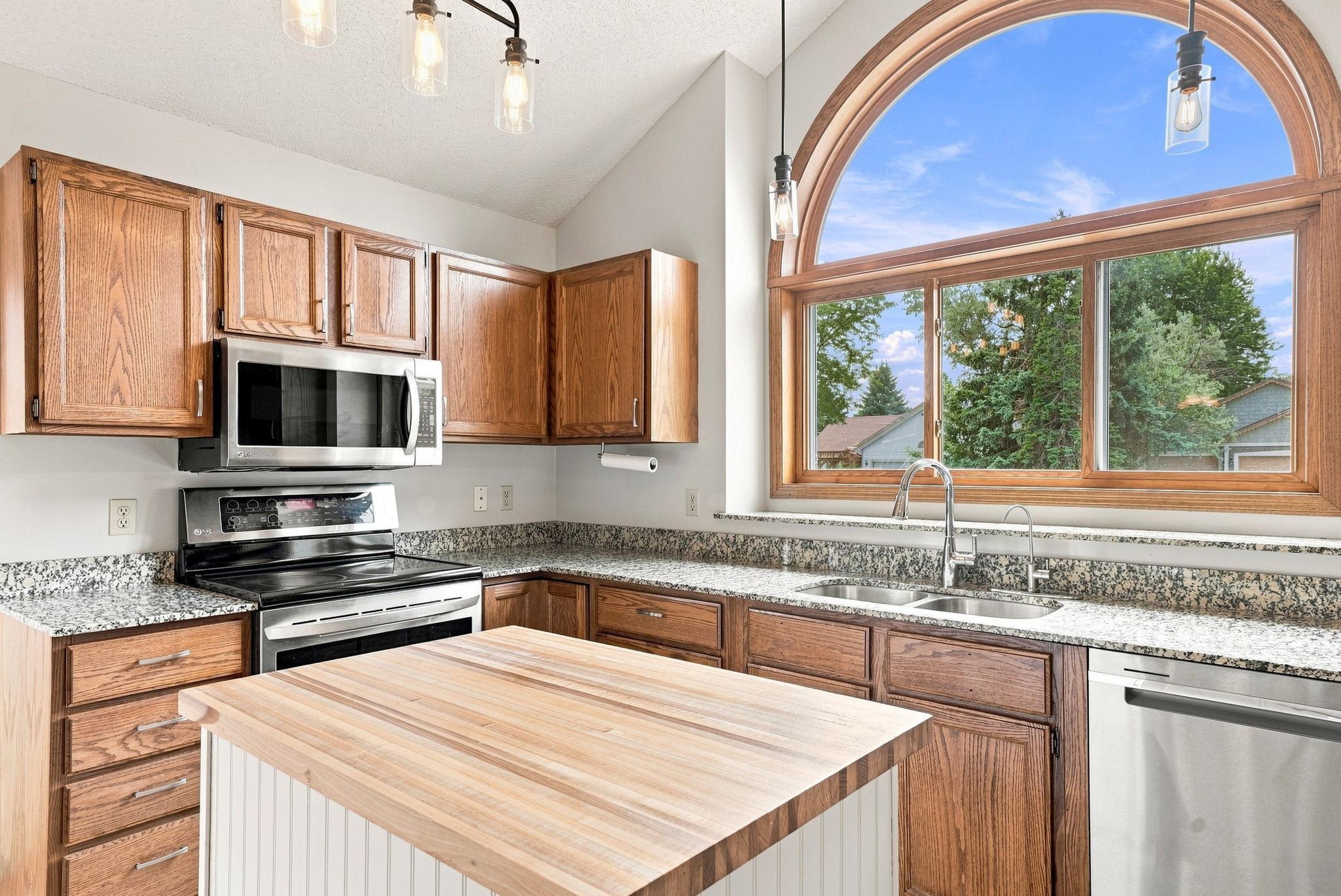 2nd image of 7135 Upper 157th St W, Saint Paul, MN 55124 | MLS# 7125363