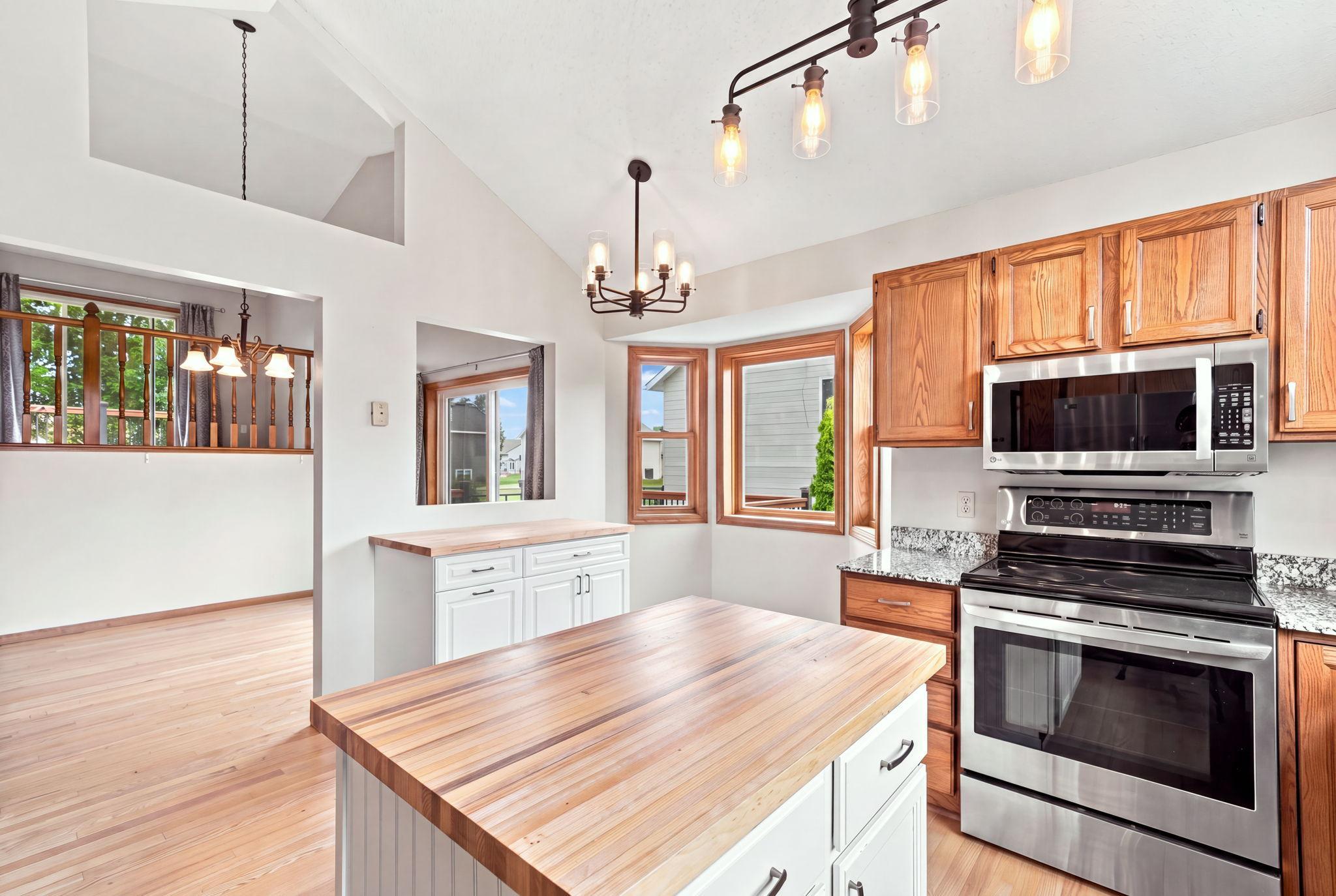 5th image of 7135 Upper 157Th St W, Saint Paul, MN 55124 | MLS# 7125363
