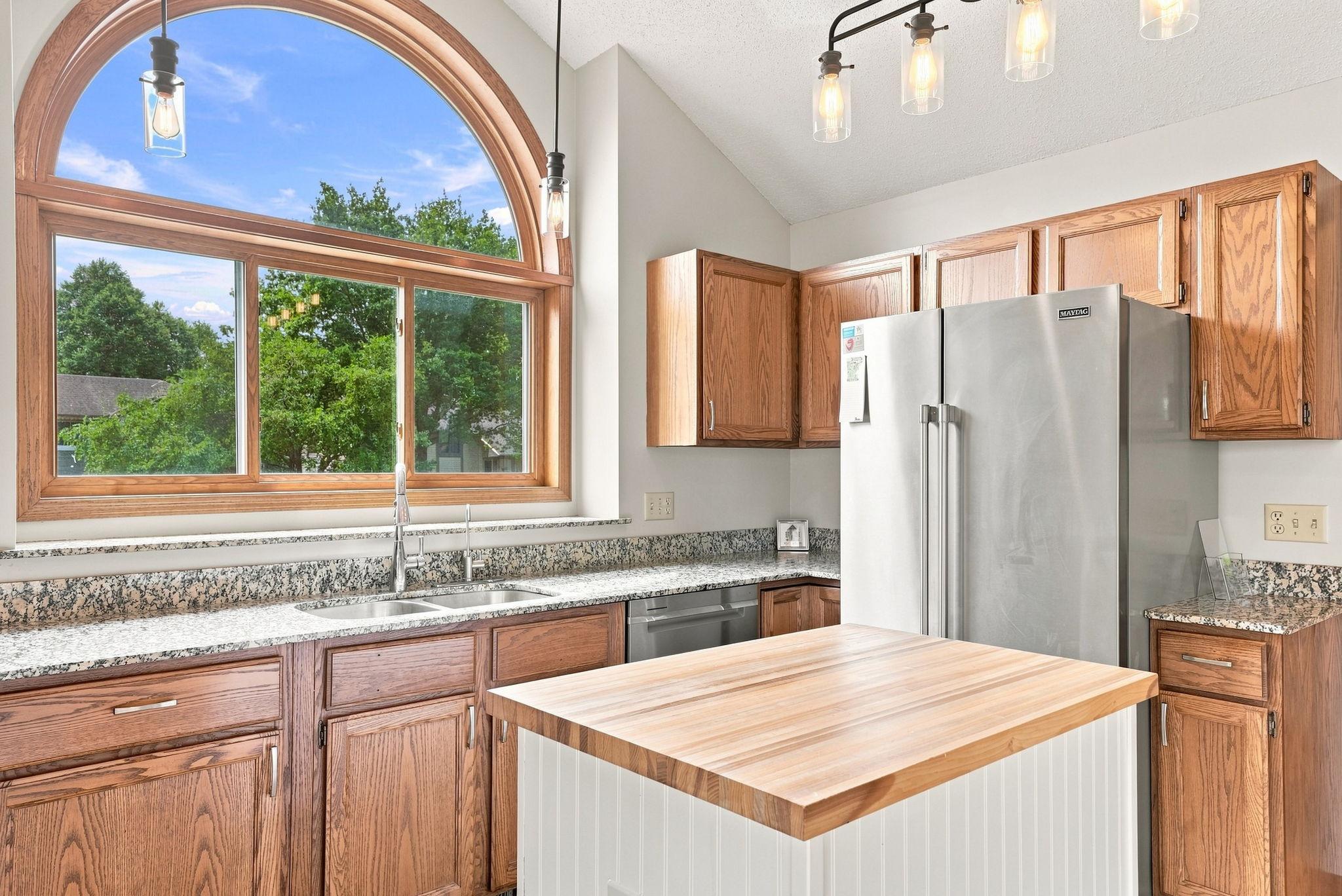 3rd image of 7135 Upper 157Th St W, Saint Paul, MN 55124 | MLS# 7125363