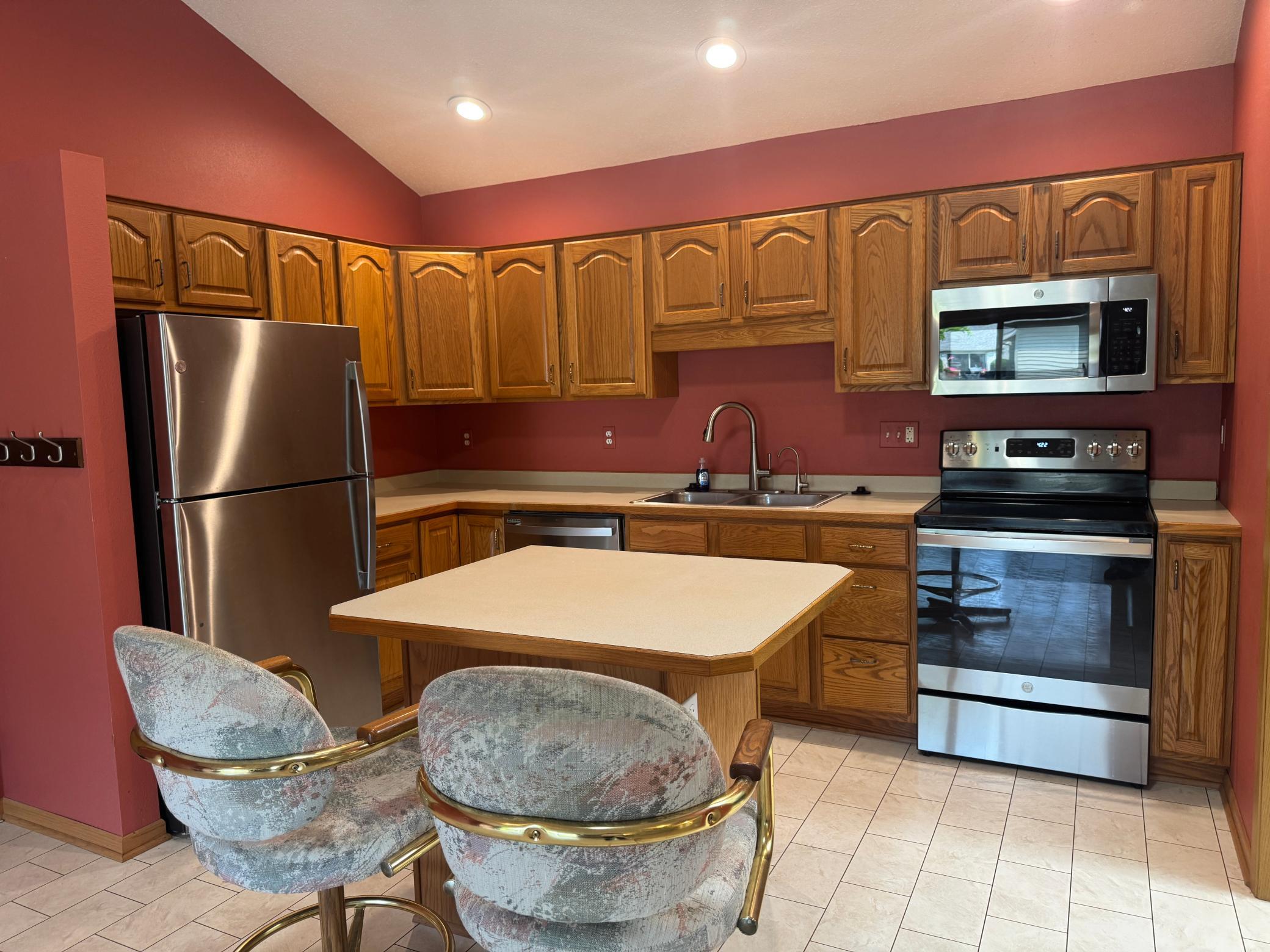 3rd image of 300 Roosevelt Rd Sw #12, Bemidji, MN 56601 | MLS# 7125451