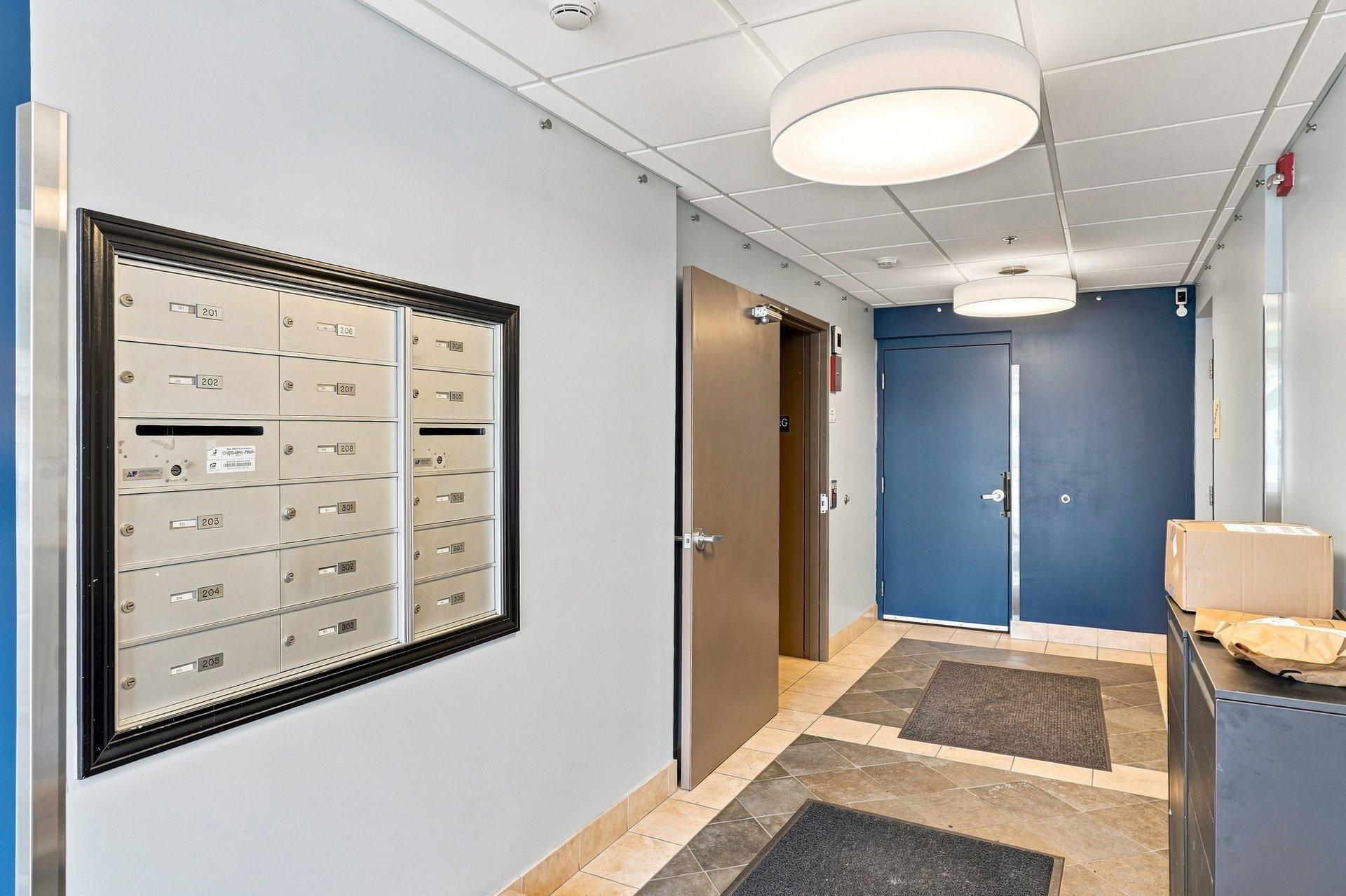2nd image of 2803 E 38Th St, Minneapolis, MN 55406