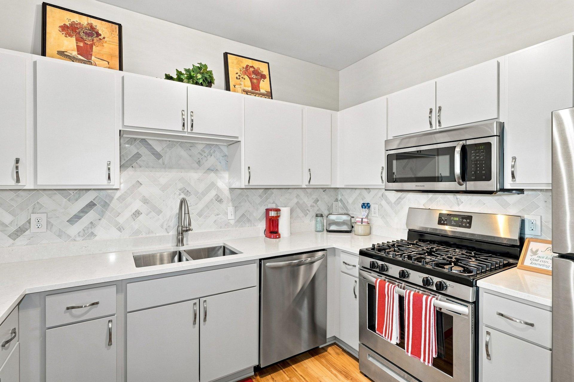 2nd image of 2803 E 38th St #305, Minneapolis, MN 55406 | MLS# 7125494