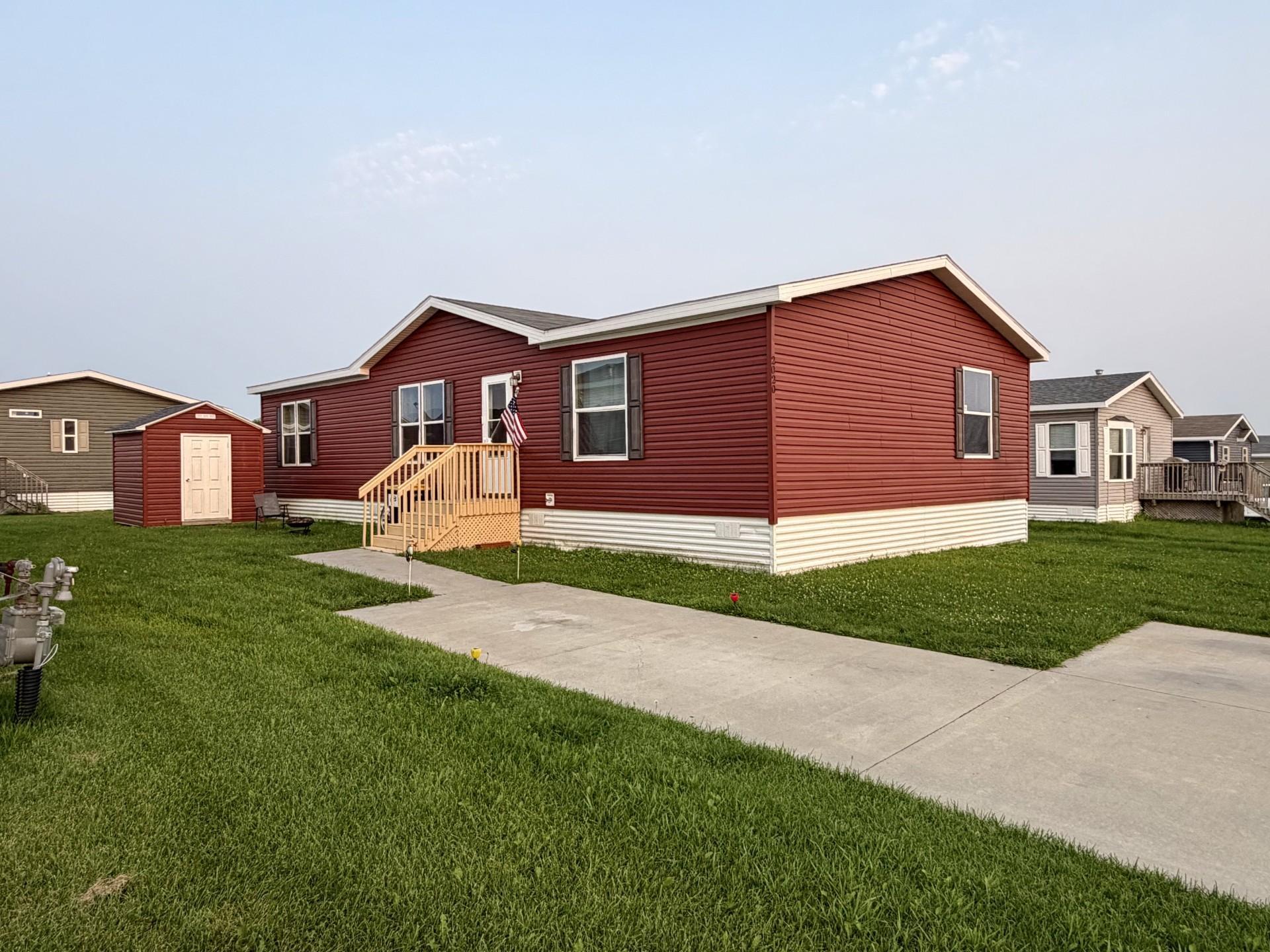 1st image of 2020 Peregrine Pl Nw, Stewartville, MN 55976 | MLS# 7125502