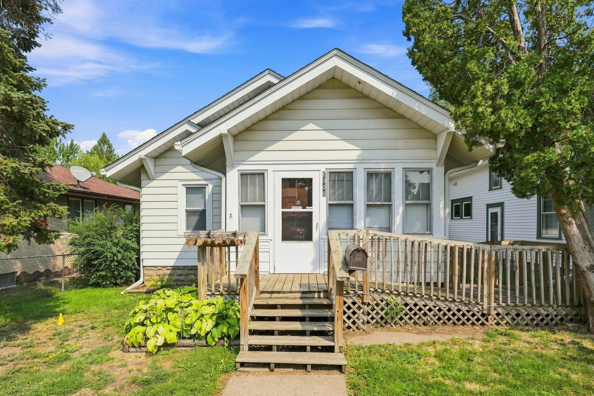 2nd image of 1006 Earl St, Saint Paul, MN 55106 | MLS# 7125530