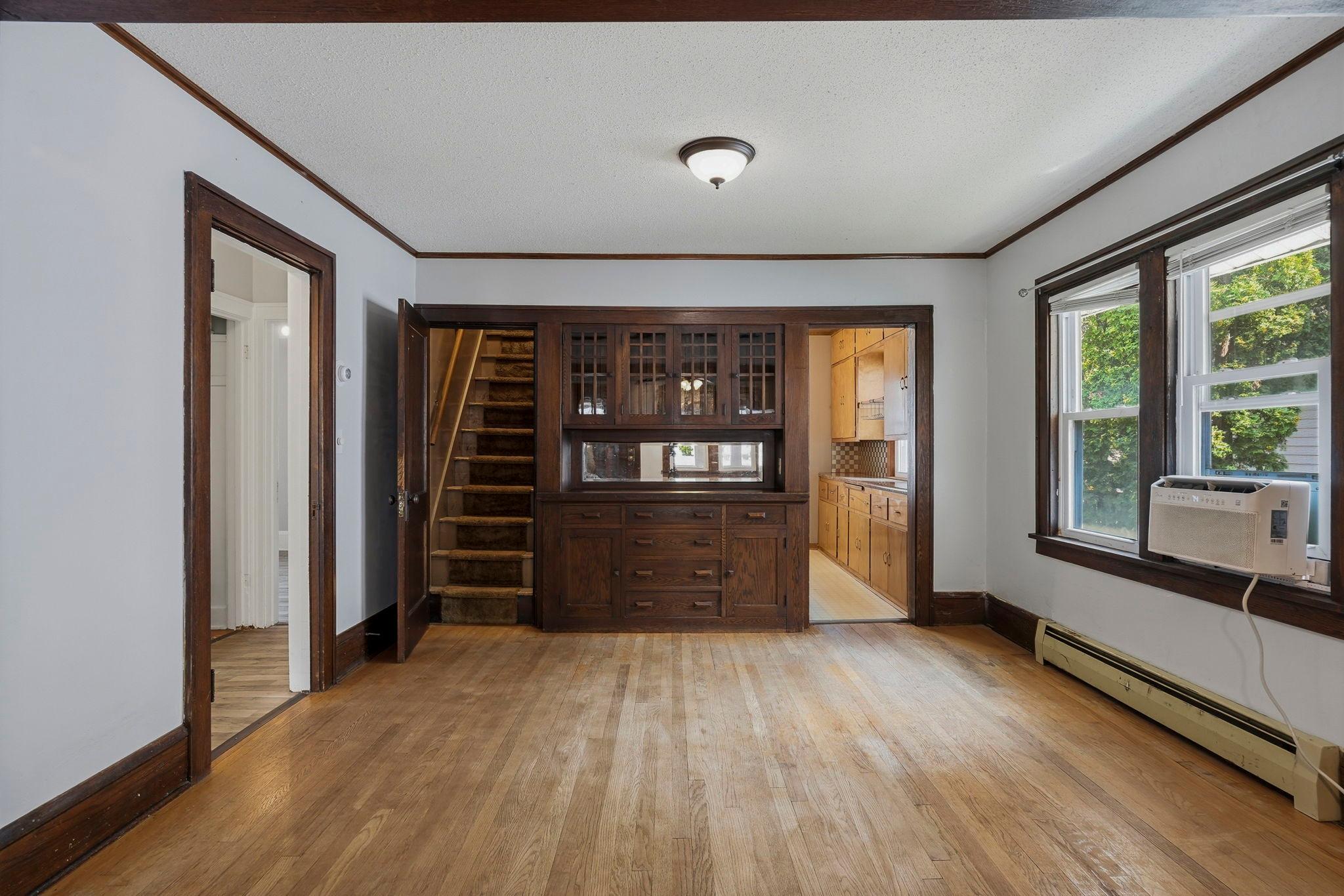 4th image of 1006 Earl St, Saint Paul, MN 55106 | MLS# 7125530