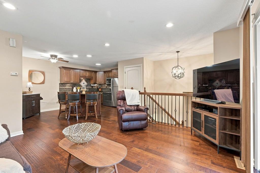 5th image of 970 Pontiac Ln, Chanhassen, MN 55317 | MLS# 7125661