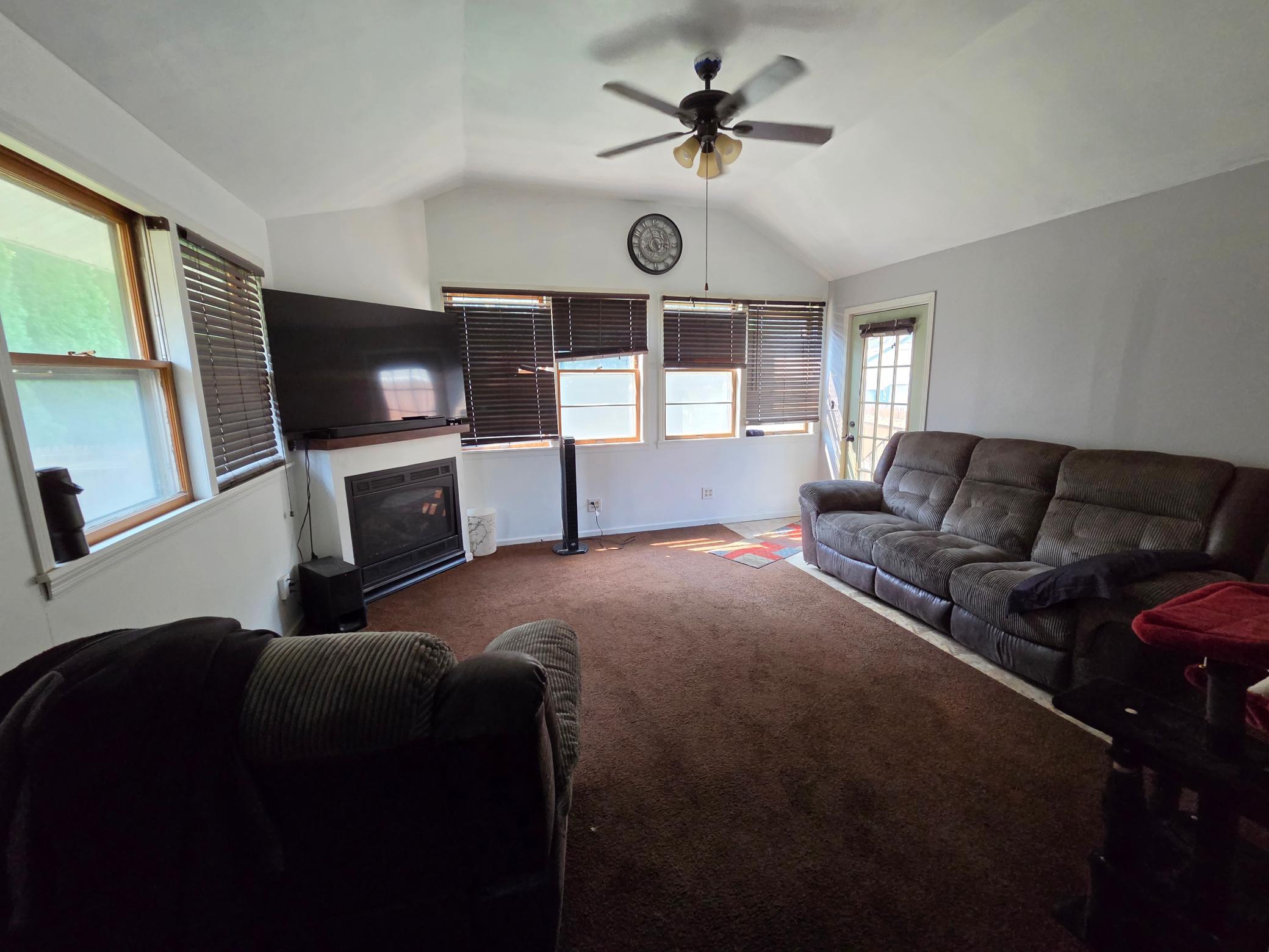 5th image of 813 Ulstad Ave, Albert Lea, MN 56007 | MLS# 7125699