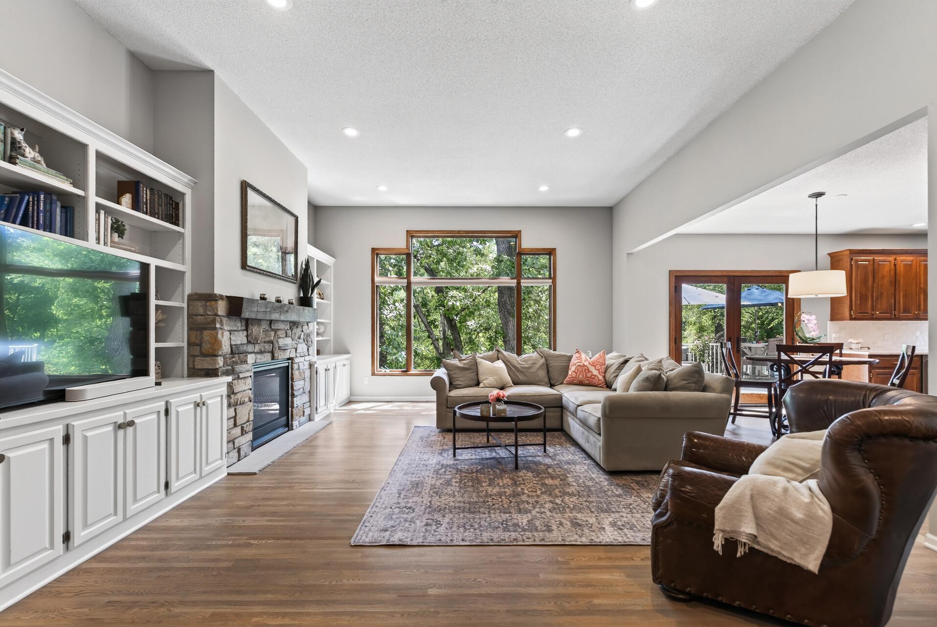 4th image of 506 Hawthorne Woods Dr, Saint Paul, MN 55123 | MLS# 7125713