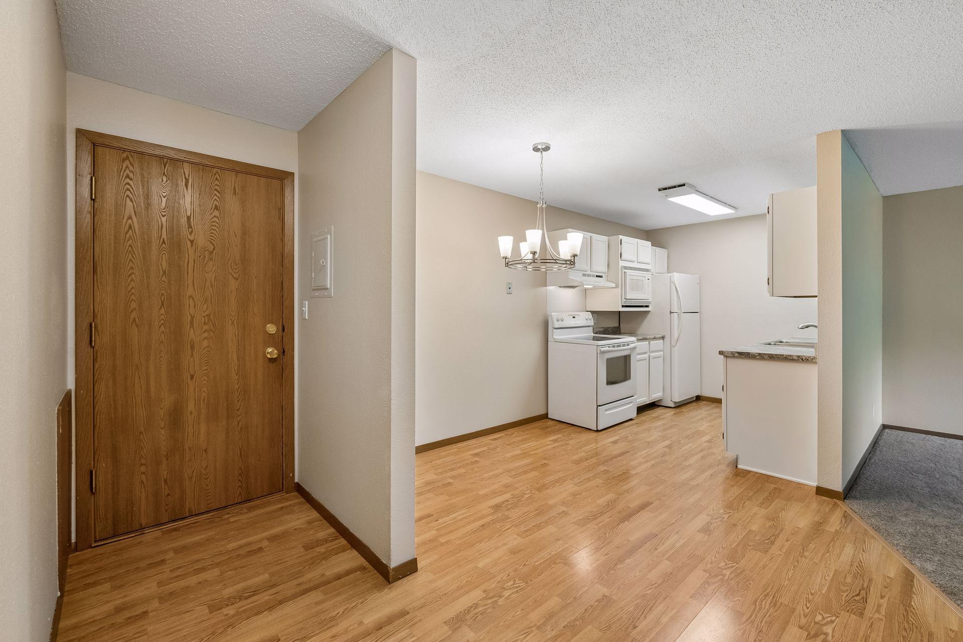4th image of 4 Pine Tree Dr #215, Saint Paul, MN 55112 | MLS# 7125723
