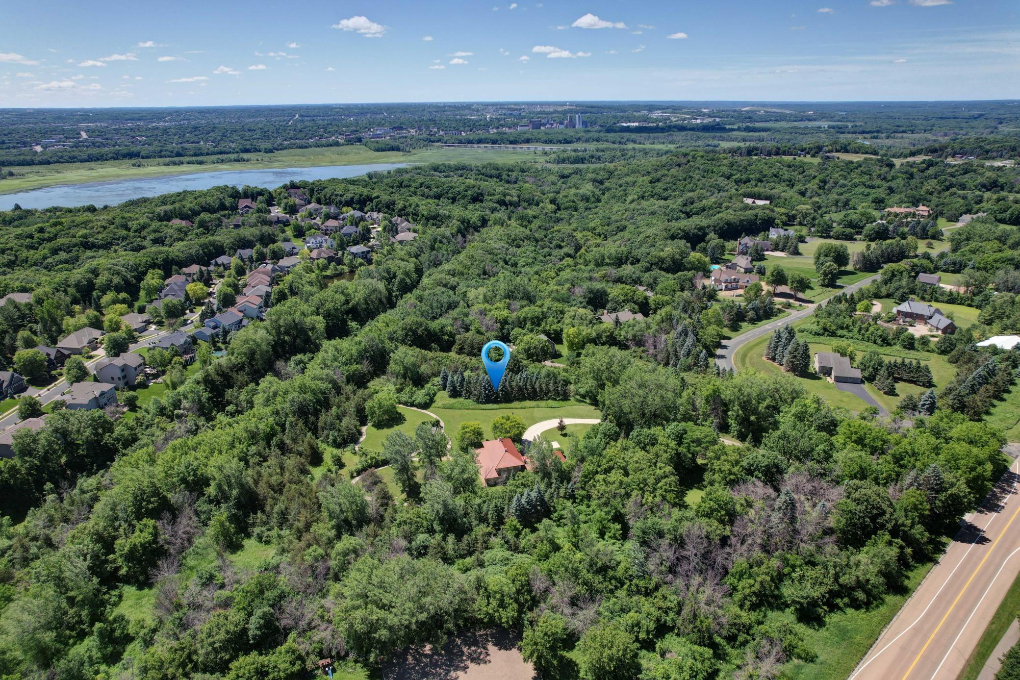 4th image of 185 Pioneer Trl, Chanhassen, MN 55317 | MLS# 7125738