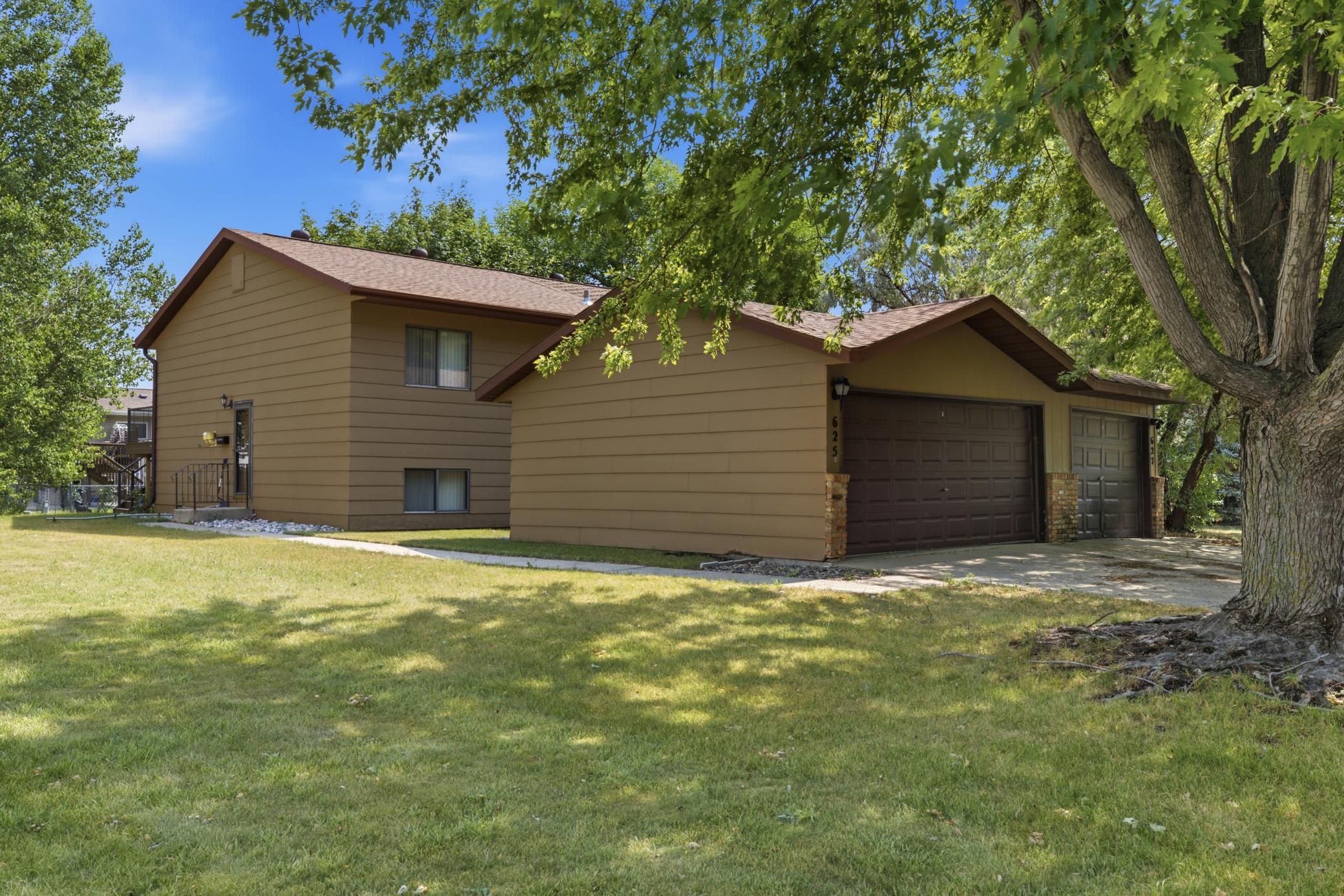 1st image of 625 19th St E, West Fargo, ND 58078 | MLS# 7125751