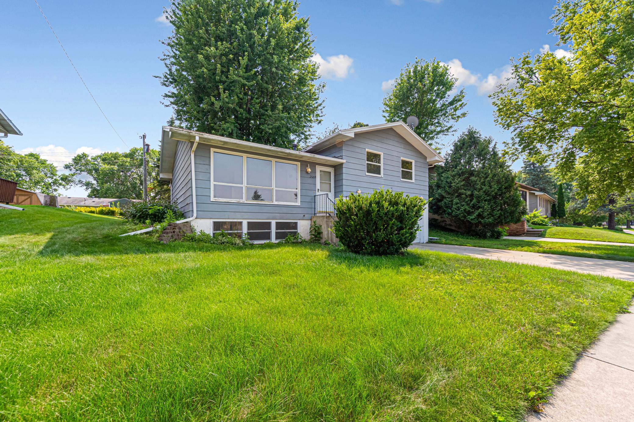 2nd image of 2604 26th St Nw, Rochester, MN 55901 | MLS# 7125770