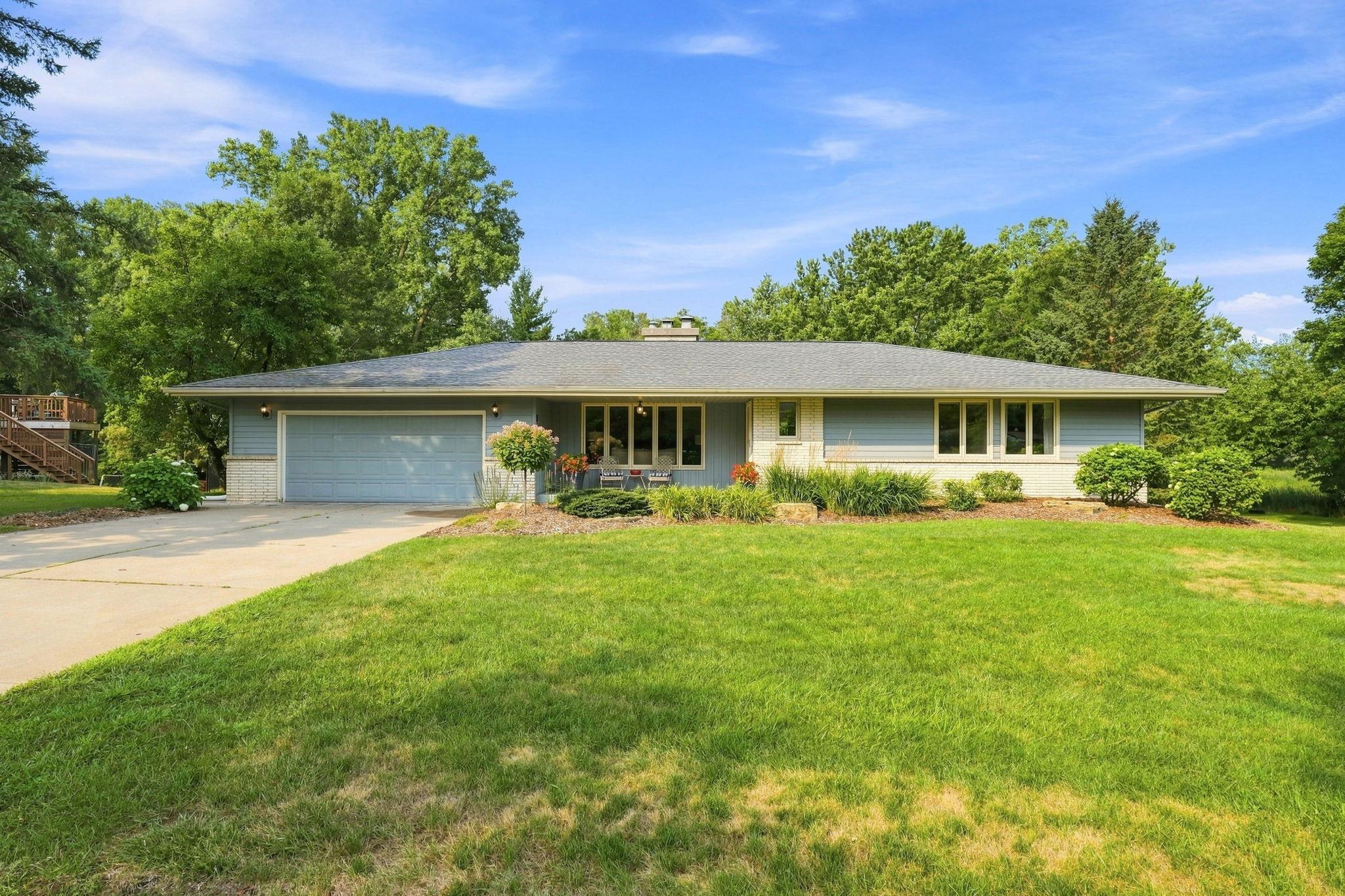 1st image of 813 Everett Dr, Stillwater, MN 55082 | MLS# 7125816