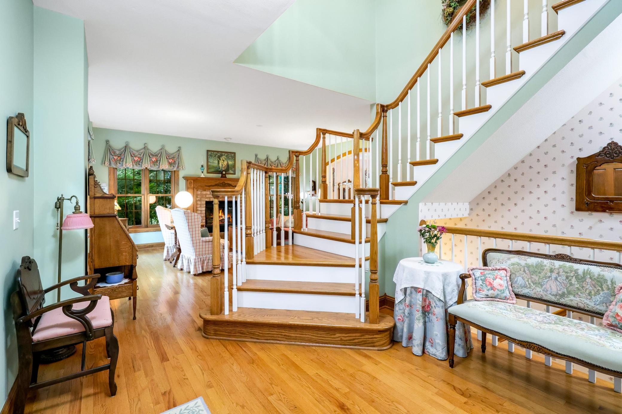 4th image of 9570 Norway Hills Trl, Lakeville, MN 55044 | MLS# 7125834