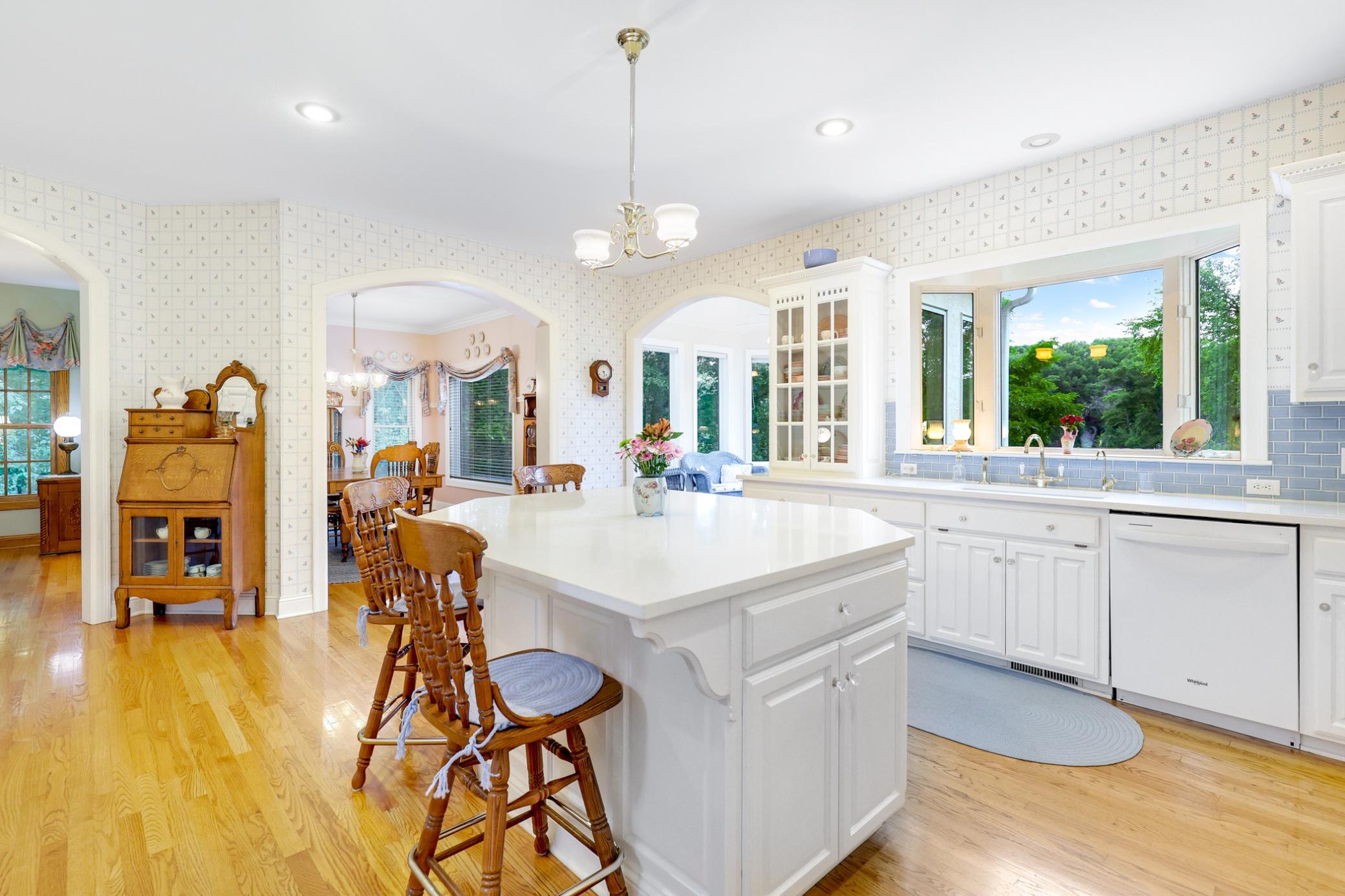 5th image of 9570 Norway Hills Trl, Lakeville, MN 55044 | MLS# 7125834