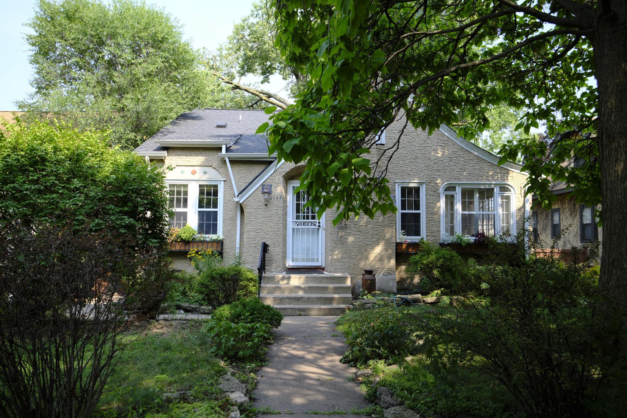 2nd image of 4142 Washburn Ave N, Minneapolis, MN 55412 | MLS# 7125835