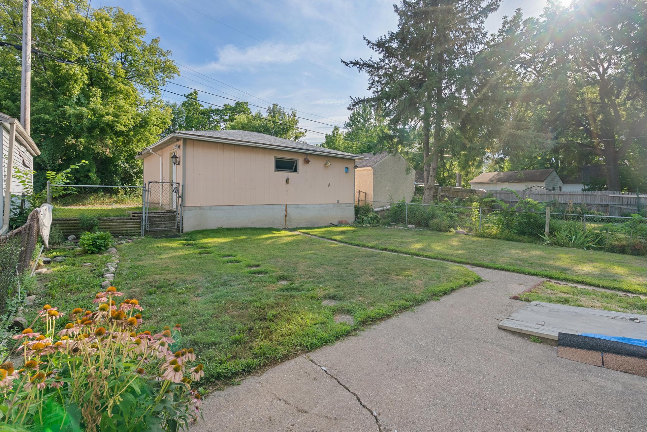 5th image of 922 Beech St, Saint Paul, MN 55106 | MLS# 7125859