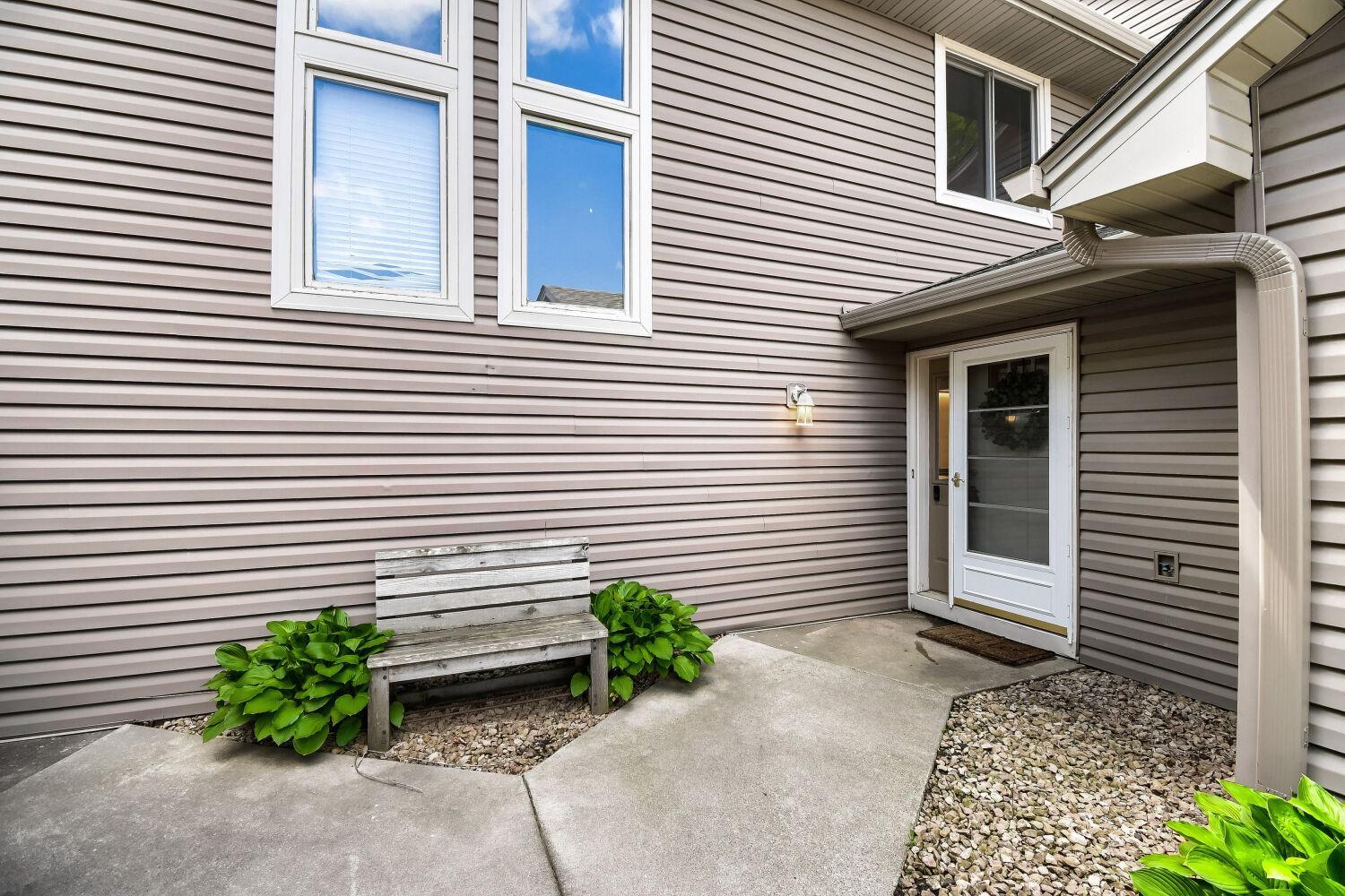 2nd image of 8862 Cottonwood Ln N, Maple Grove, MN 55369 | MLS# 7125861