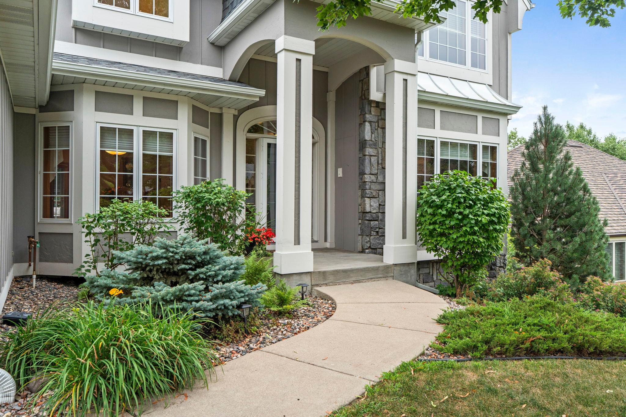 Photo 4 of Single family home for sale at 39 Marcin Hl, Burnsville, MN 55337 | MLS# 7125932 | Listing updated on 2026-09-04