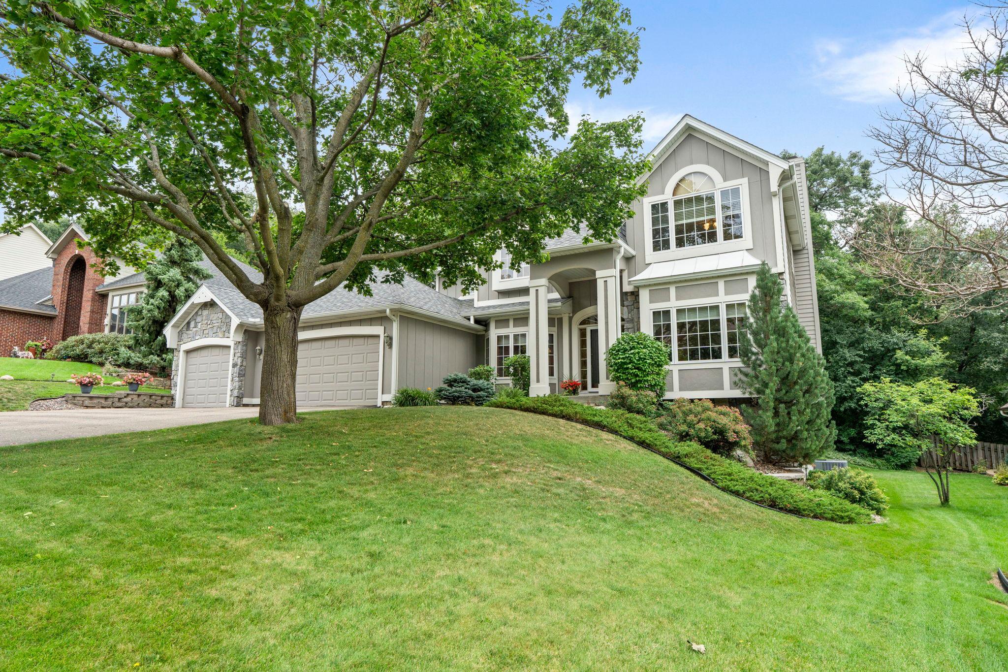 Photo 1 of Single family home for sale at 39 Marcin Hl, Burnsville, MN 55337 | MLS# 7125932 | Listing updated on 2026-09-04