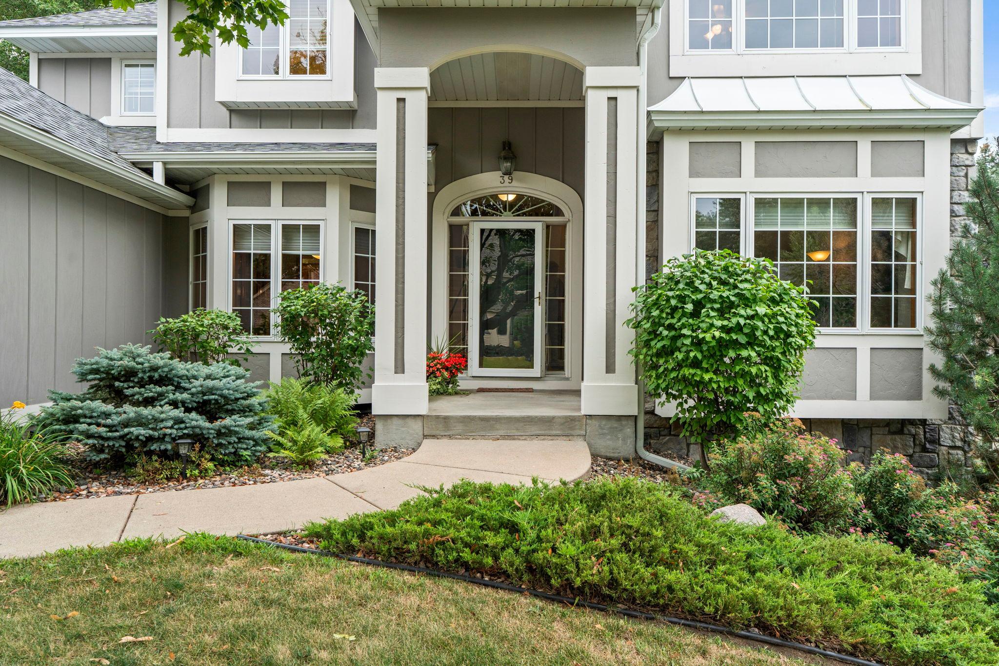 Photo 3 of Single family home for sale at 39 Marcin Hl, Burnsville, MN 55337 | MLS# 7125932 | Listing updated on 2026-09-04