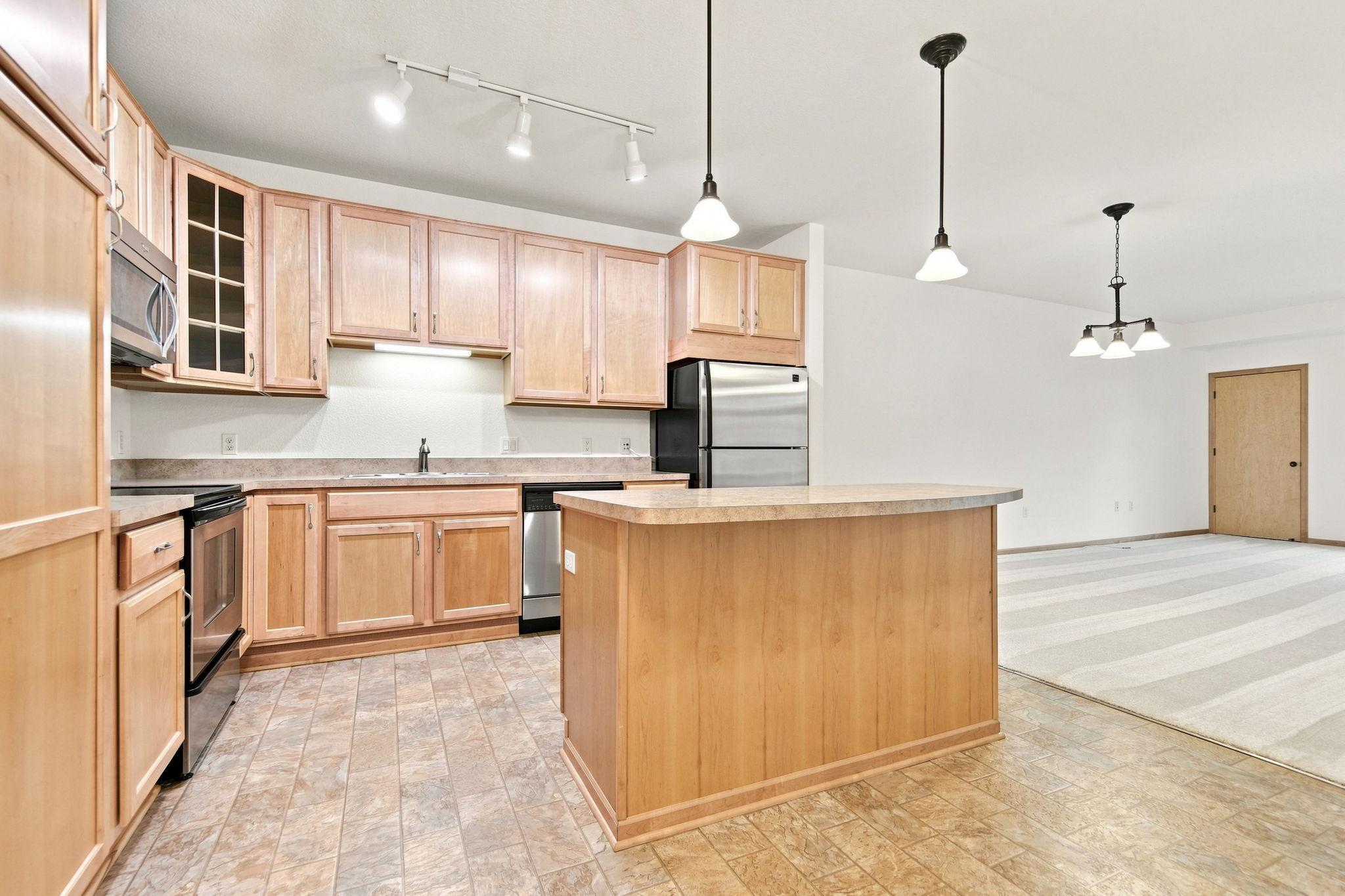 5th image of 7100 Metro Blvd #213, Edina, MN 55439 | MLS# 7125938
