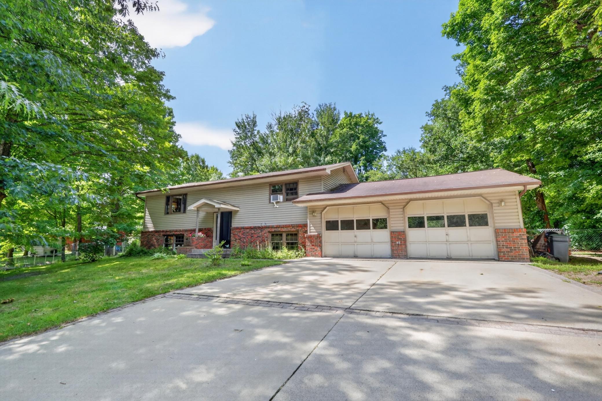1st image of 2452 Deschepper Dr, Grand Rapids, MN 55744 | MLS# 7125951
