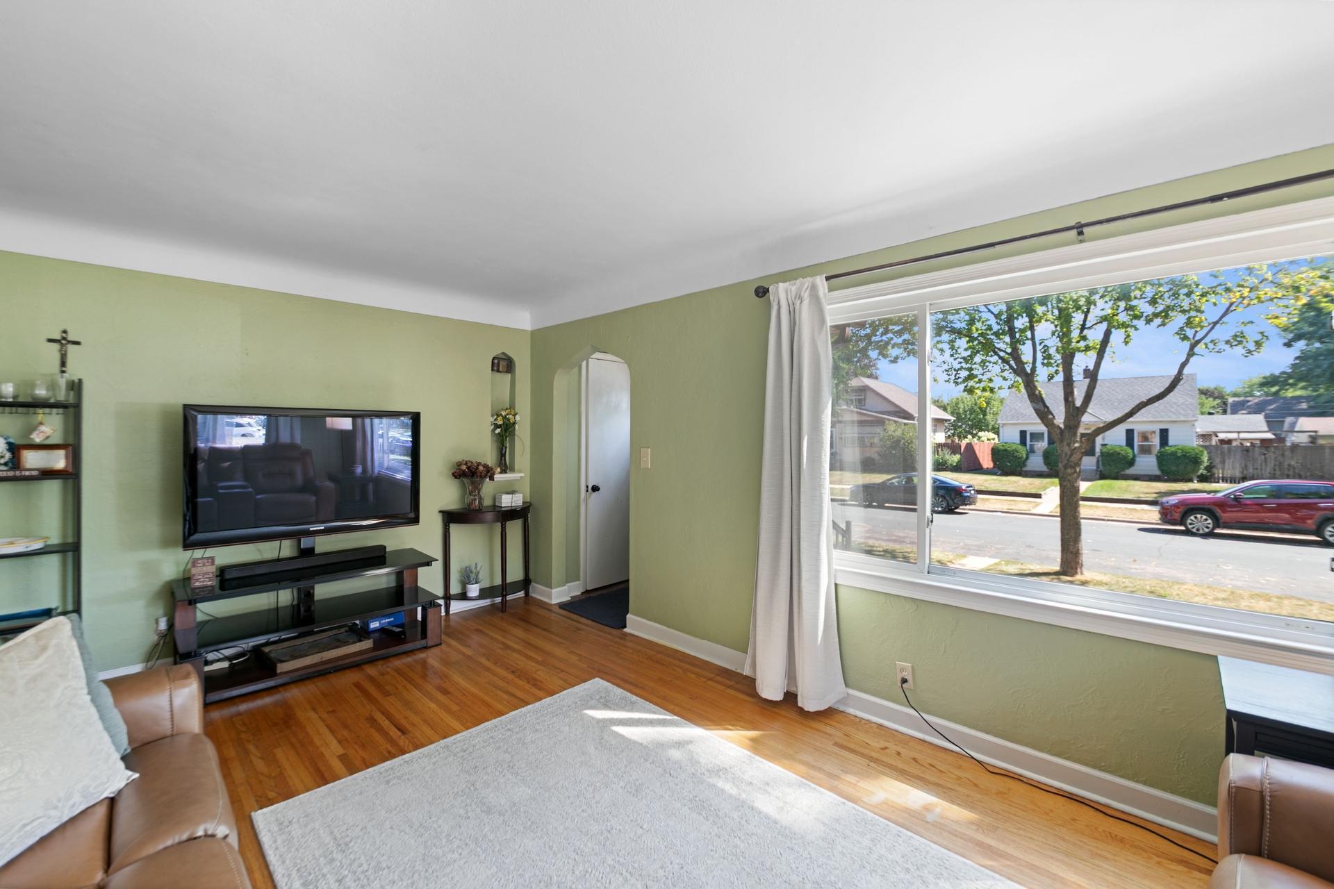 4th image of 444 6Th Ave S, South Saint Paul, MN 55075 | MLS# 7125952