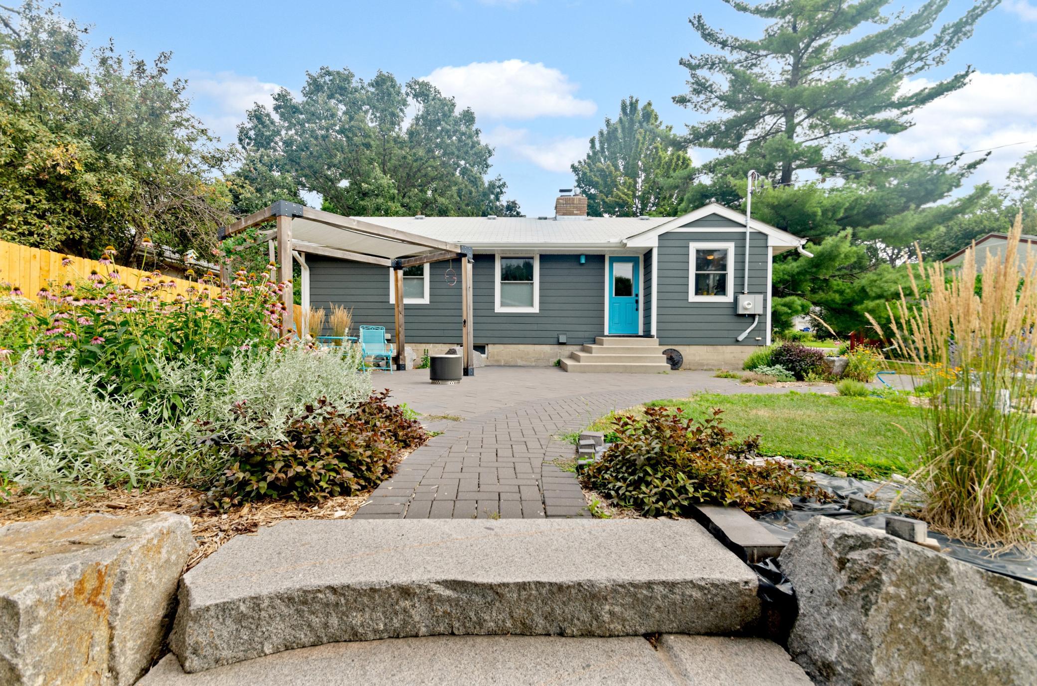 2nd image of 545 Frontenac Pl, Saint Paul, MN 55104 | MLS# 7125960