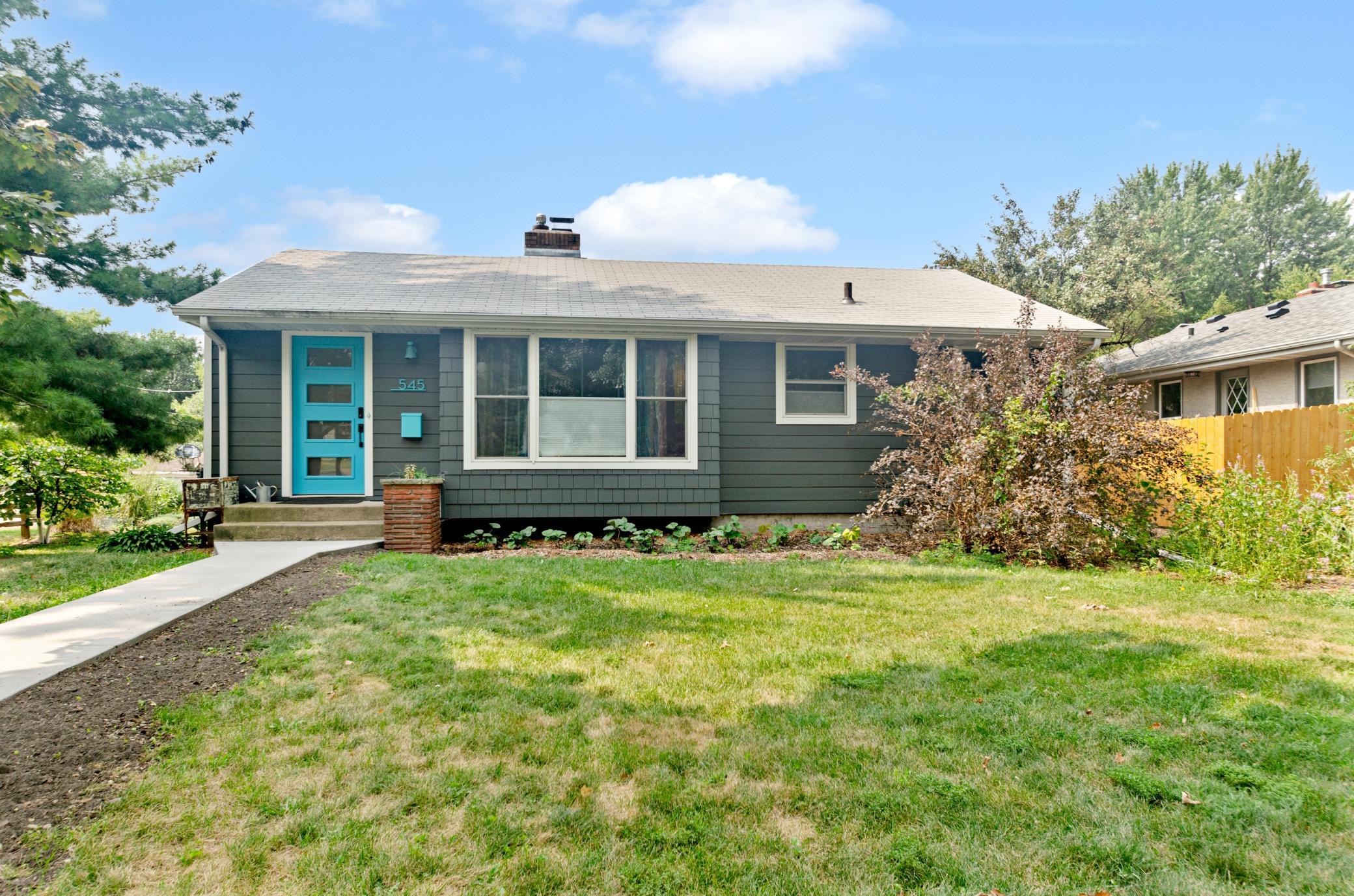 1st image of 545 Frontenac Pl, Saint Paul, MN 55104 | MLS# 7125960