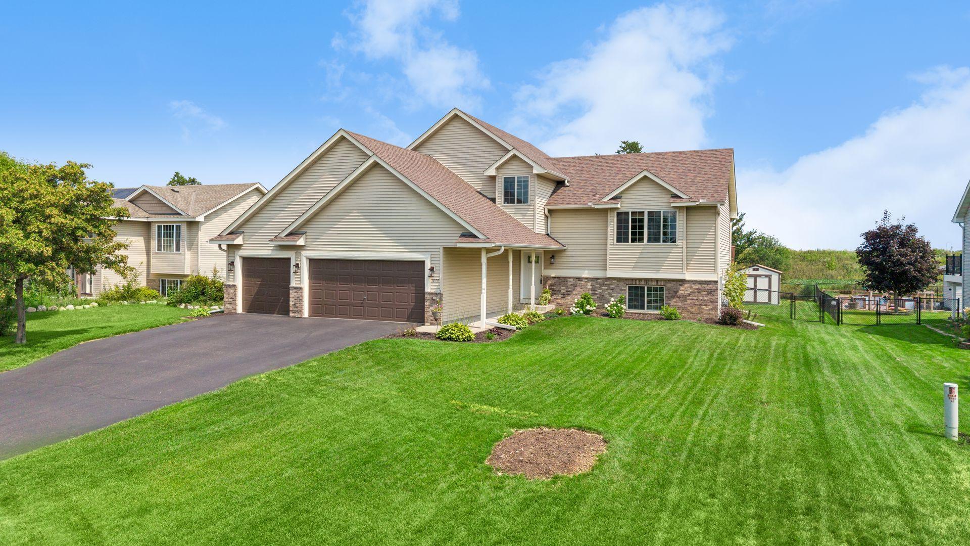 1st image of 1008 Mallard St Ne, Hanover, MN 55341 | MLS# 7126001