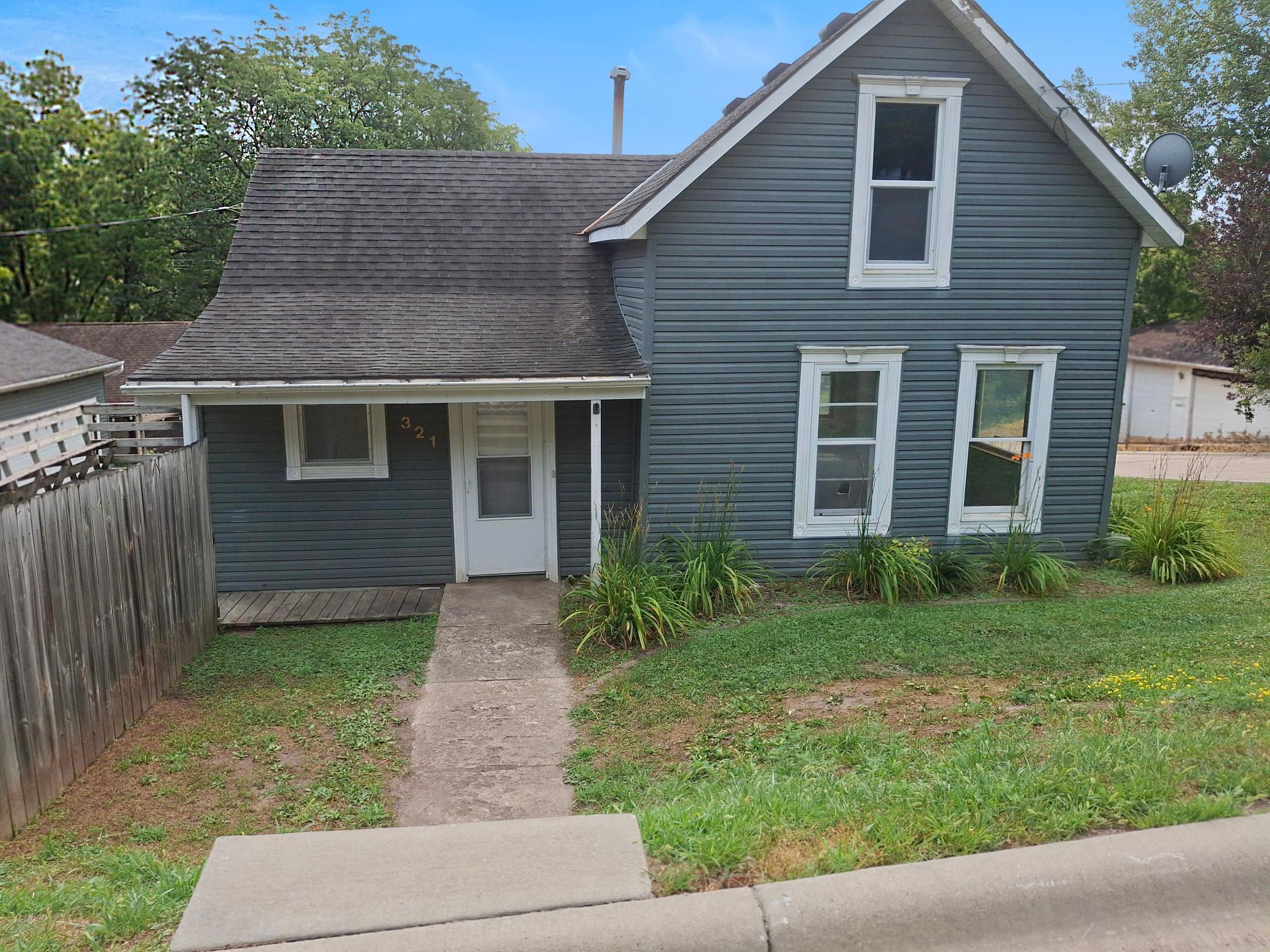 2nd image of 321 3rd St W, Carver, MN 55315 | MLS# 7126039
