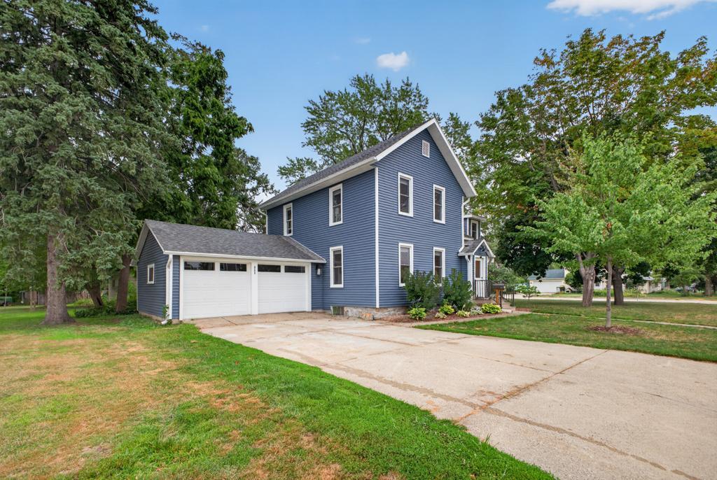 2nd image of 809 S Prairie St, Lake City, MN 55041 | MLS# 7126122