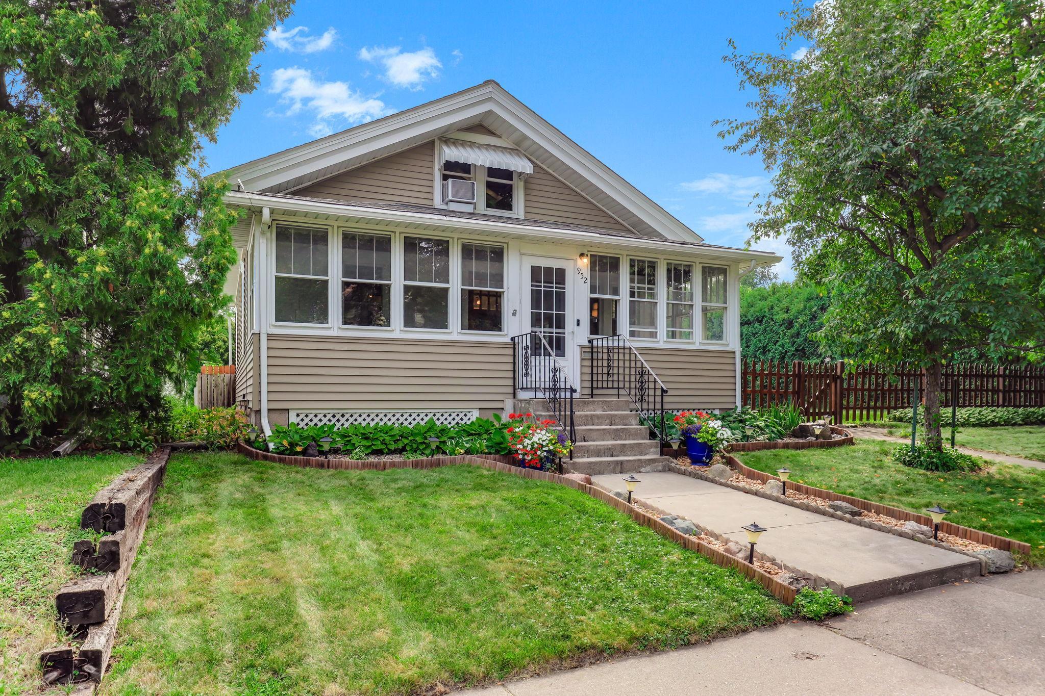 2nd image of 952 Humboldt Ave, Saint Paul, MN 55118 | MLS# 7126126