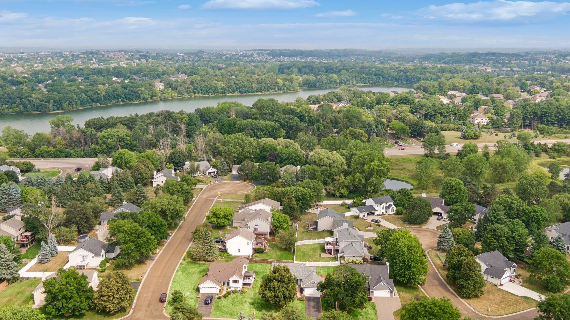 4th image of 1649 Regatta Dr, Saint Paul, MN 55125 | MLS# 7126128