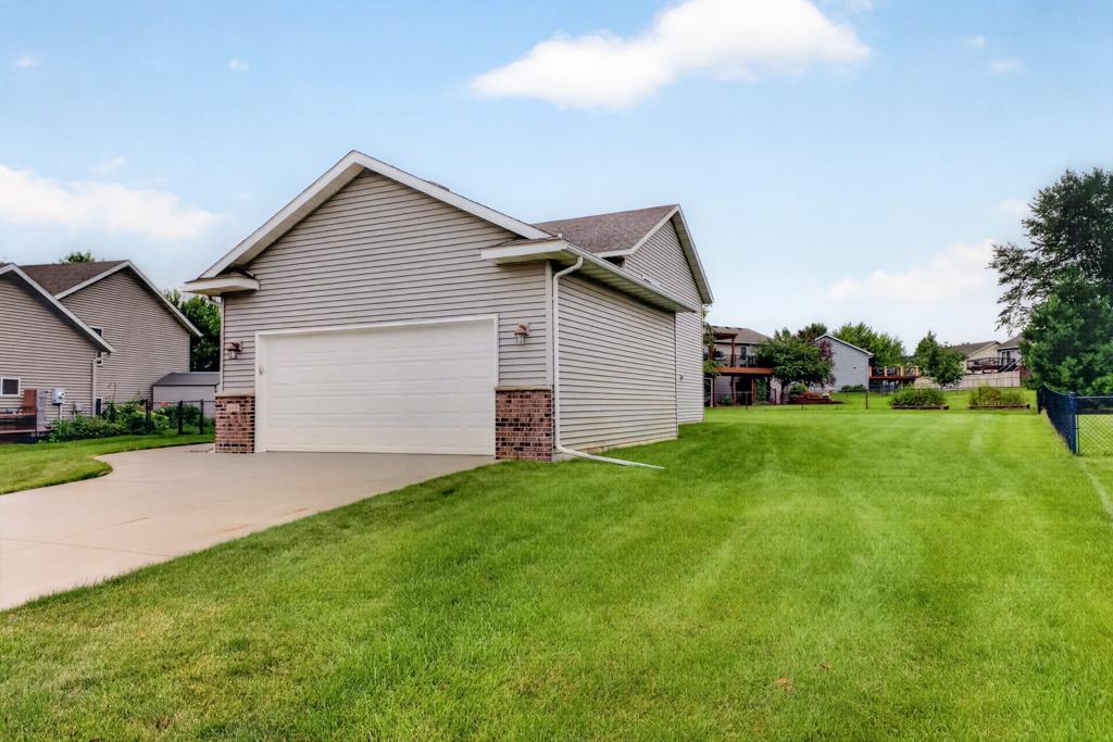 2nd image of 4569 Arctic Fox Rd Nw, Rochester, MN 55901 | MLS# 7126177